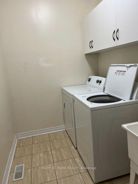 Photo 15 of 261 Kozlov Street, Barrie, West Bayfield — HOMEH