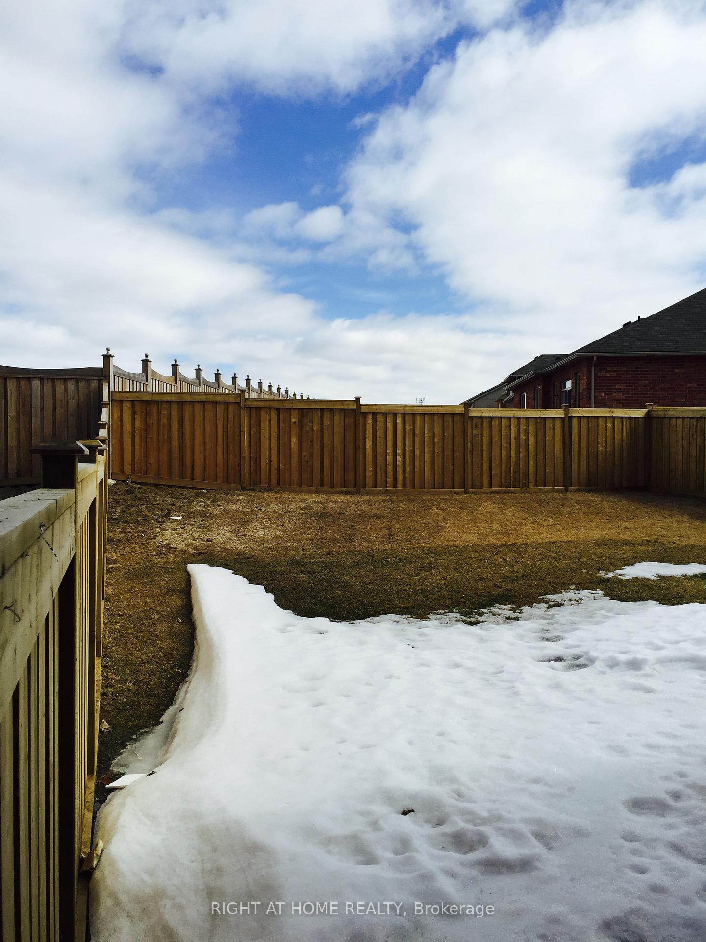 Photo 21 of 261 Kozlov Street, Barrie, West Bayfield — HOMEH