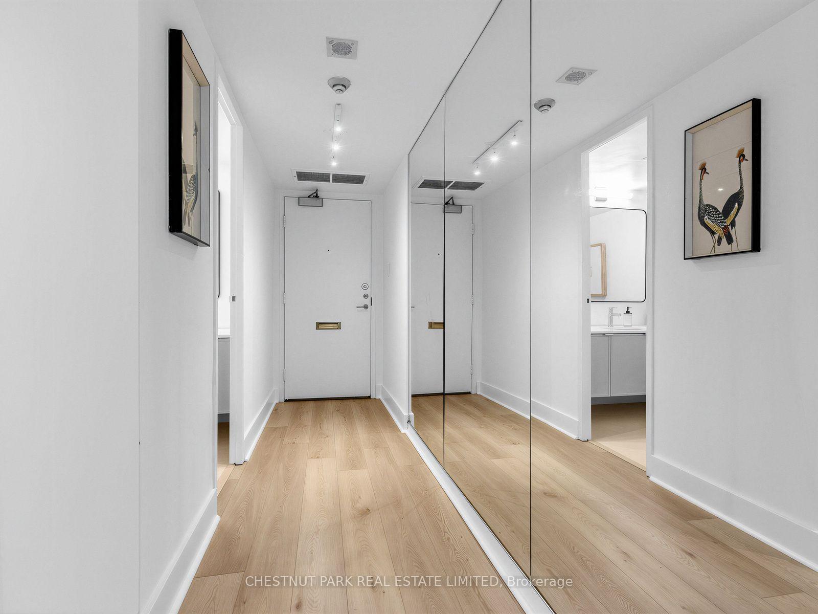 Photo 3 of Unit 401, 10 Avoca Avenue, Toronto, Rosedale-Moore Park — HOMEH