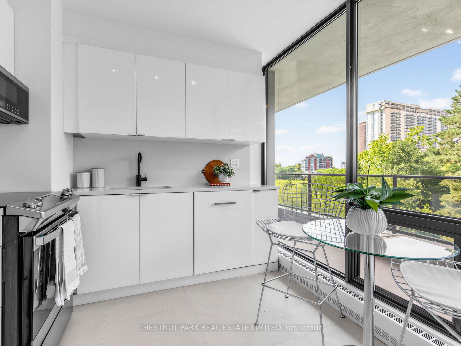 Photo 17 of Unit 401, 10 Avoca Avenue, Toronto, Rosedale-Moore Park — HOMEH
