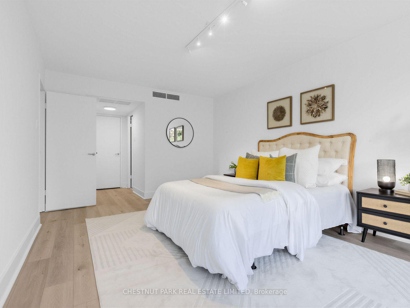 Photo 22 of Unit 401, 10 Avoca Avenue, Toronto, Rosedale-Moore Park — HOMEH