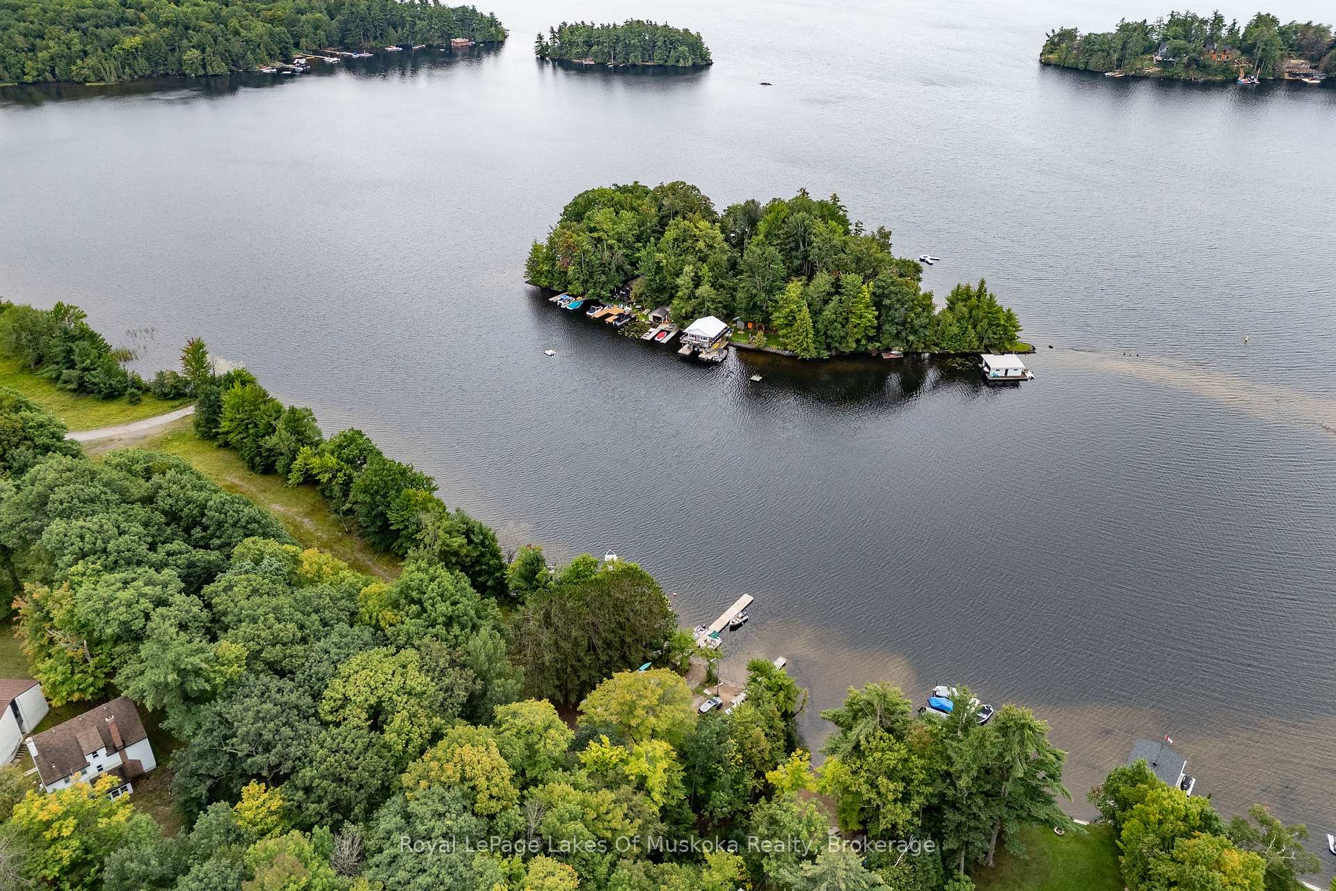 Photo 3 of 230 Lakeview Avenue, Gravenhurst, Muskoka (S) — HOMEH