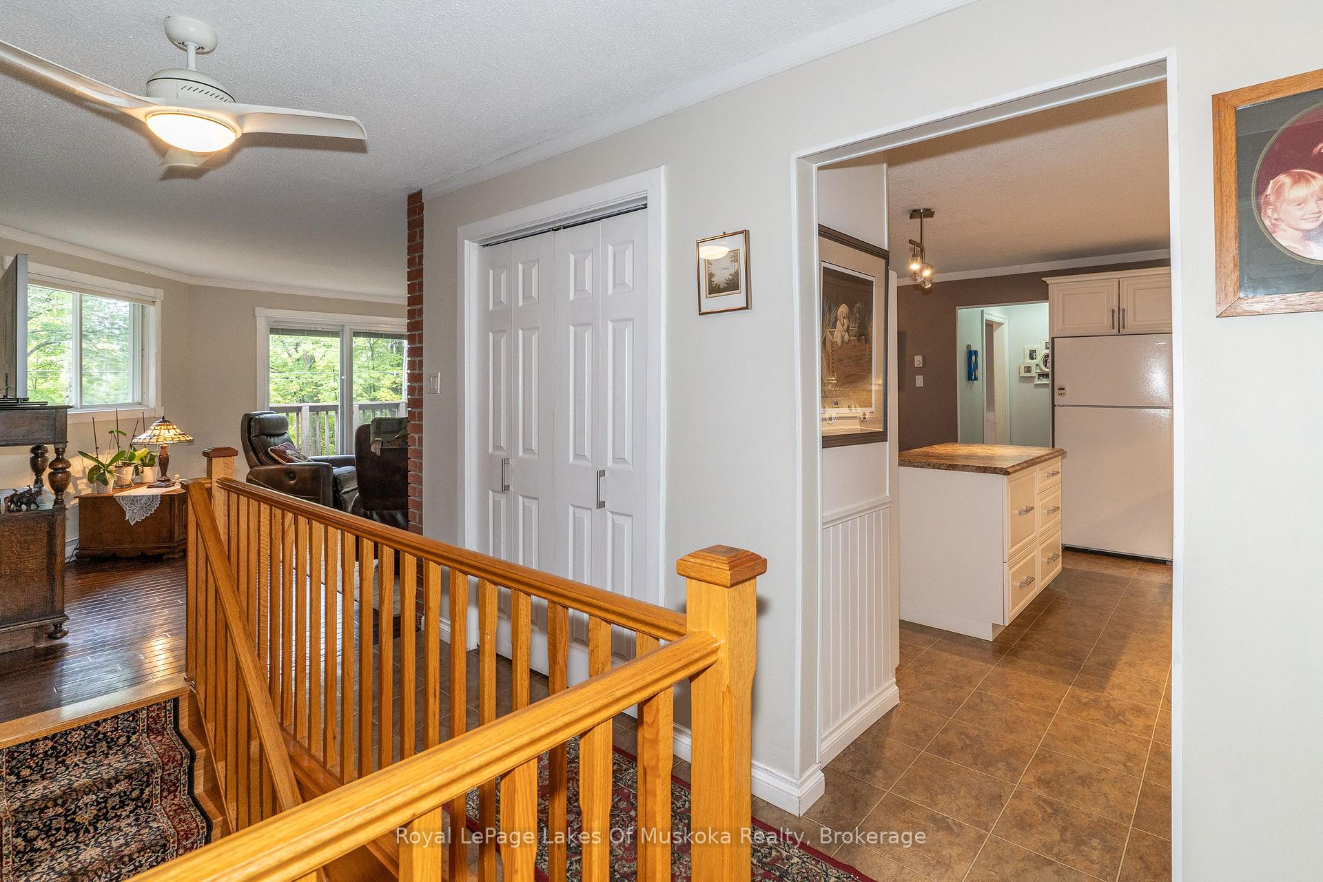 Photo 8 of 230 Lakeview Avenue, Gravenhurst, Muskoka (S) — HOMEH