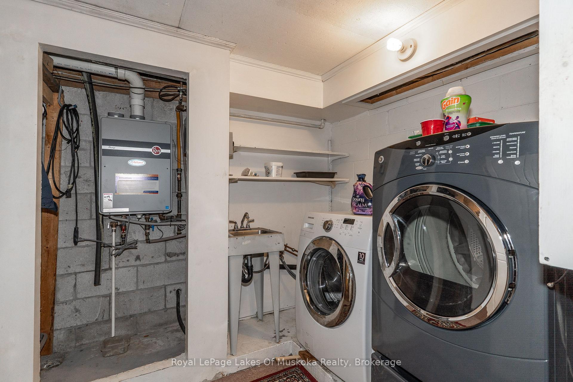 Photo 27 of 230 Lakeview Avenue, Gravenhurst, Muskoka (S) — HOMEH