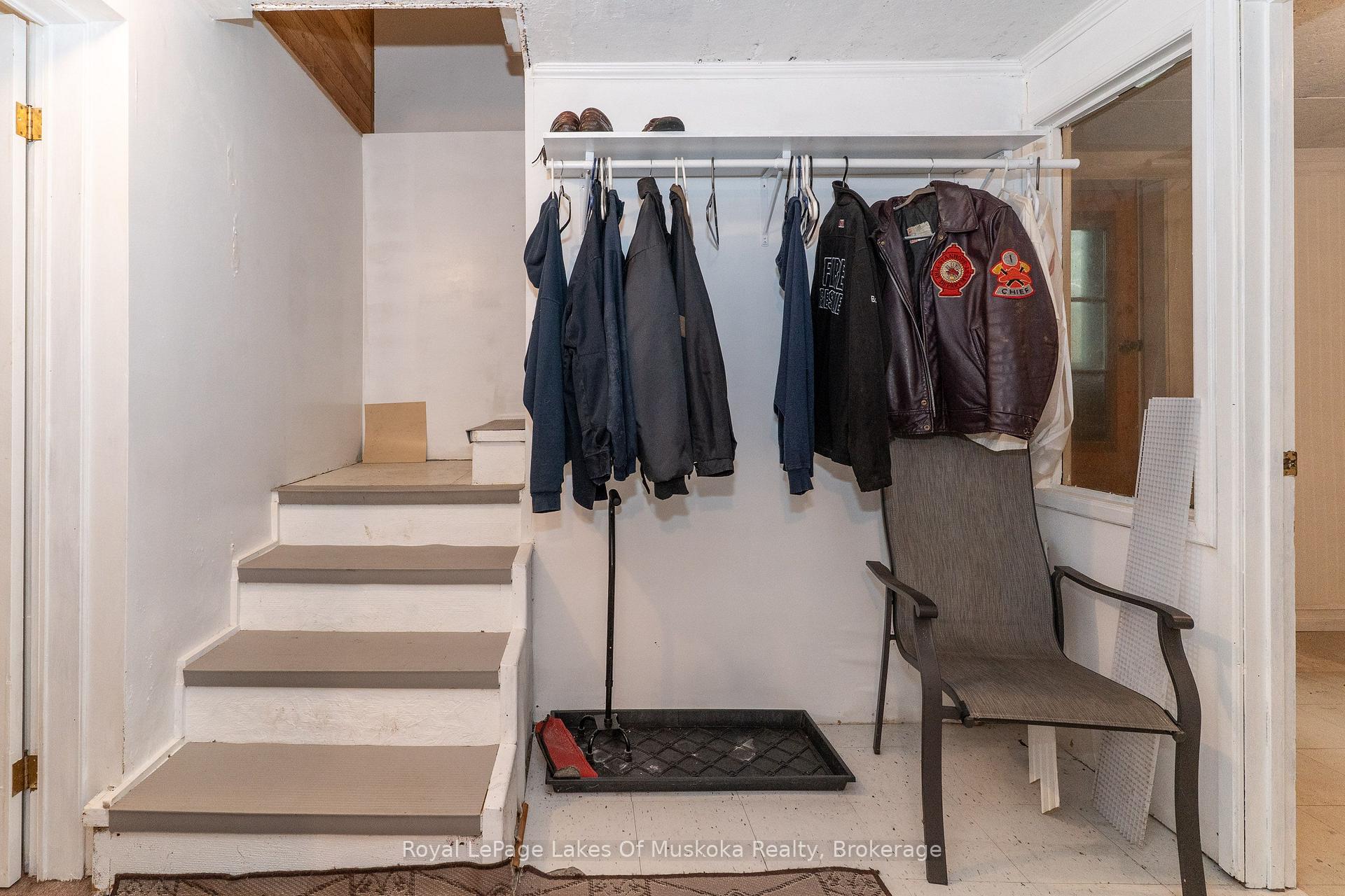 Photo 29 of 230 Lakeview Avenue, Gravenhurst, Muskoka (S) — HOMEH