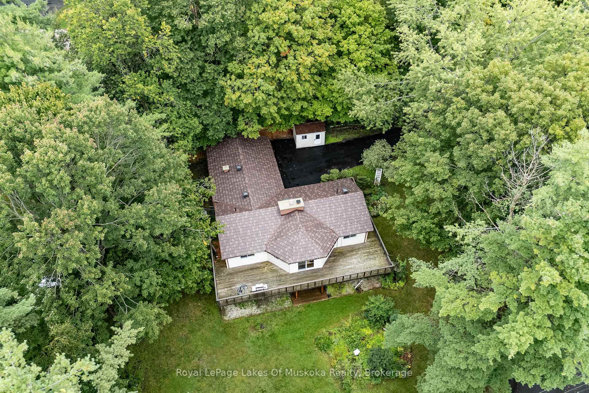 Photo 32 of 230 Lakeview Avenue, Gravenhurst, Muskoka (S) — HOMEH
