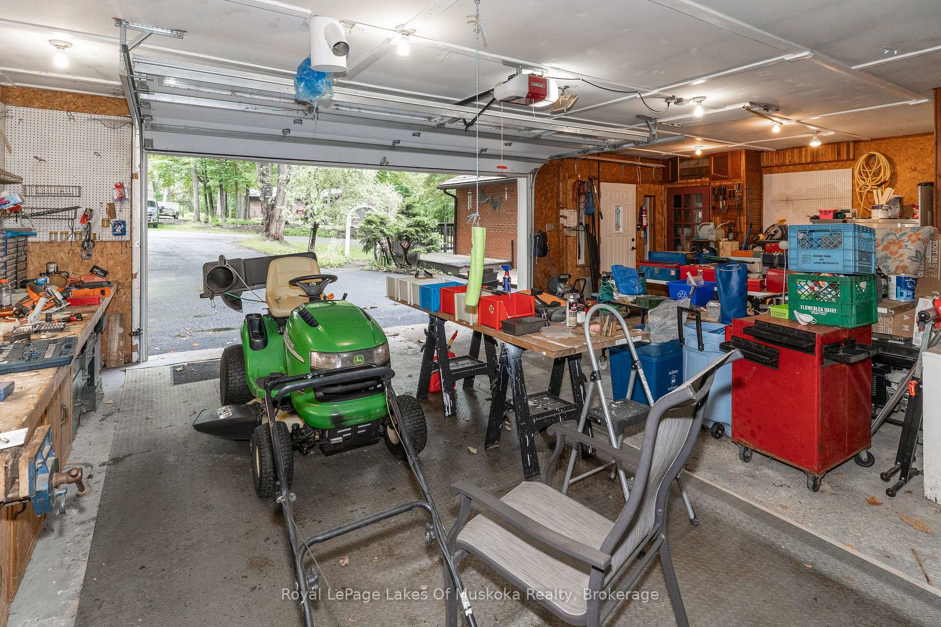 Photo 35 of 230 Lakeview Avenue, Gravenhurst, Muskoka (S) — HOMEH