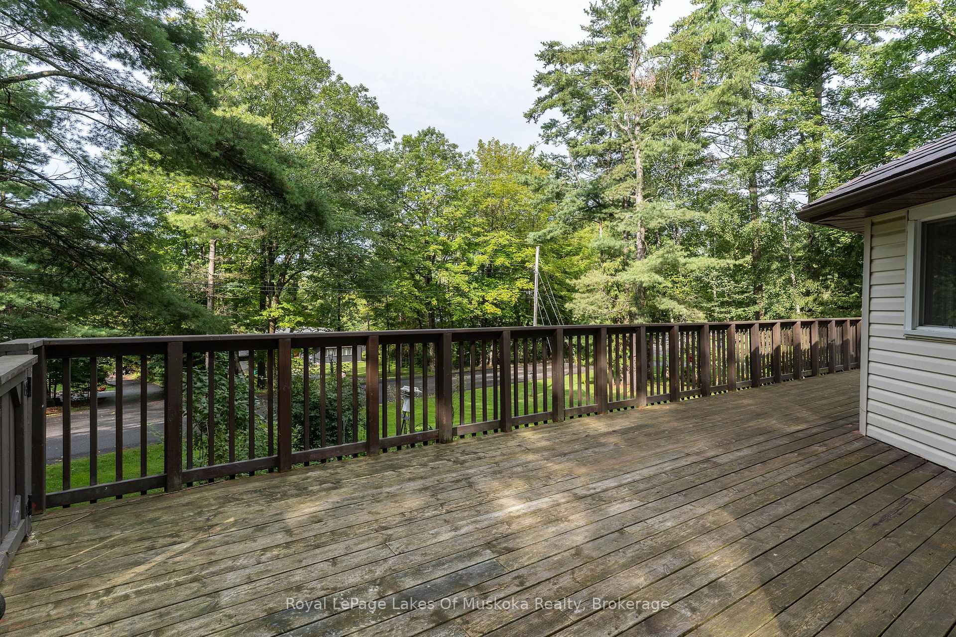 Photo 36 of 230 Lakeview Avenue, Gravenhurst, Muskoka (S) — HOMEH