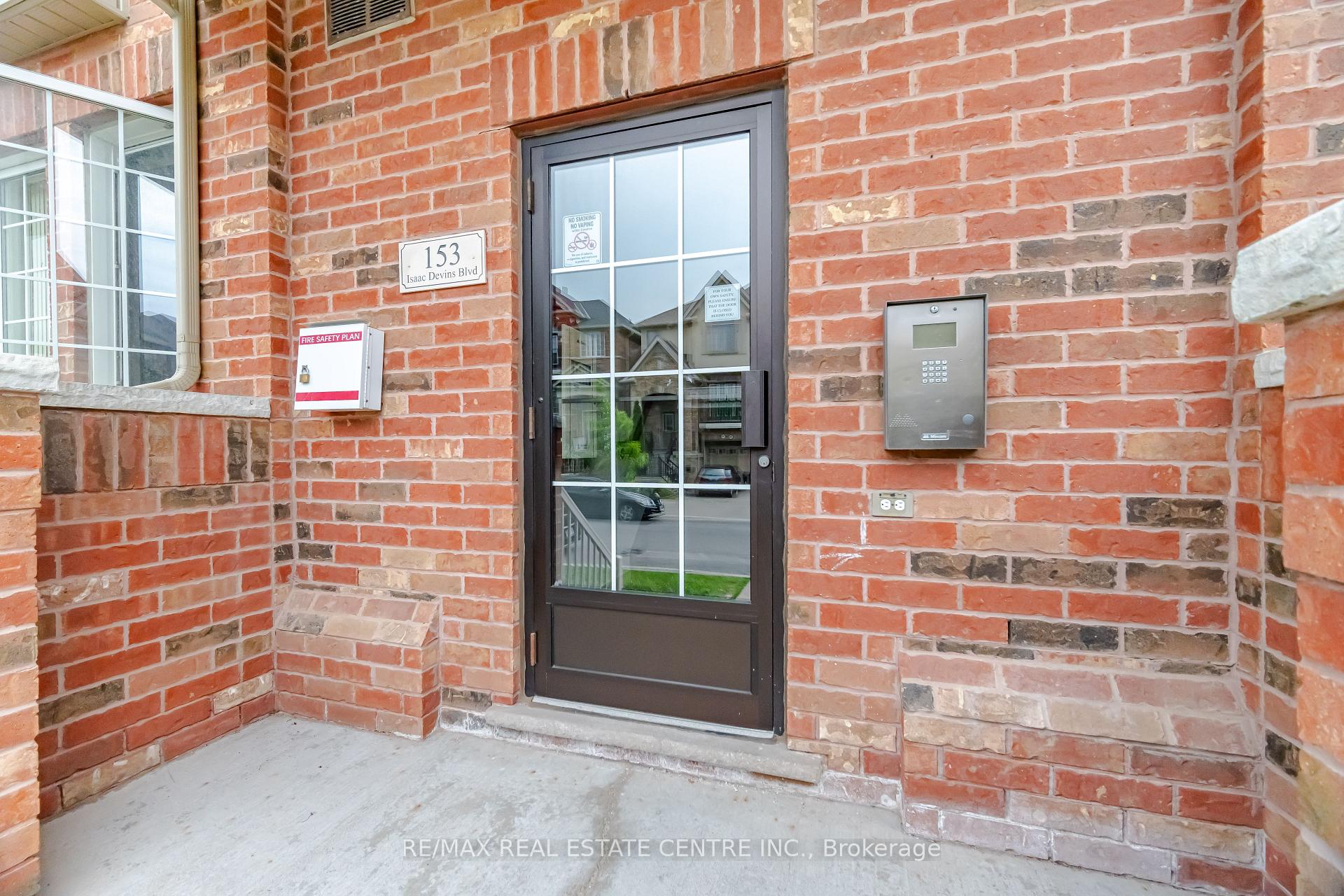 Photo 2 of Unit 2, 153 Isaac Devins Boulevard, North York, Humberlea-Pelmo Park — HOMEH