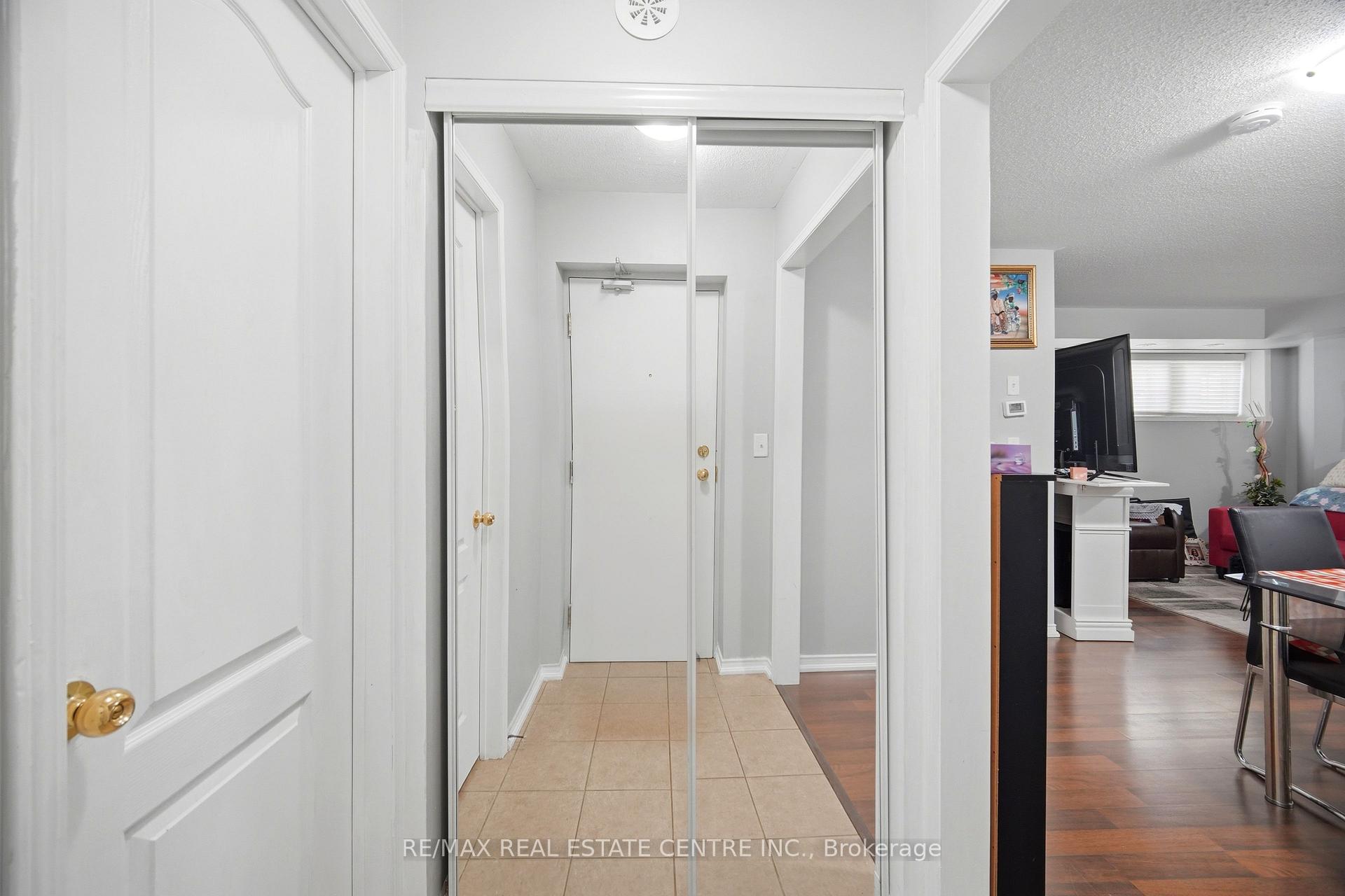 Photo 7 of Unit 2, 153 Isaac Devins Boulevard, North York, Humberlea-Pelmo Park — HOMEH