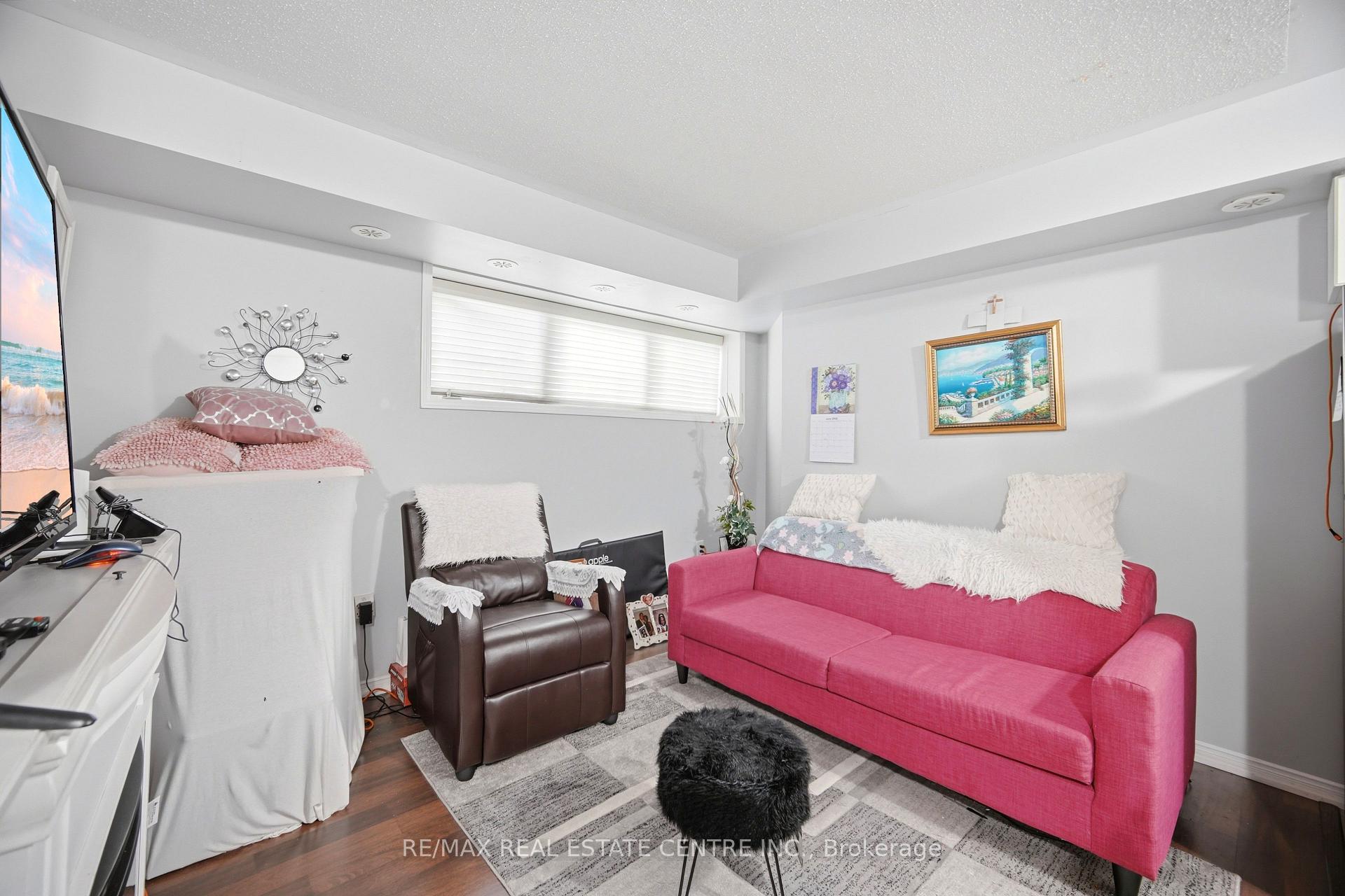 Photo 11 of Unit 2, 153 Isaac Devins Boulevard, North York, Humberlea-Pelmo Park — HOMEH