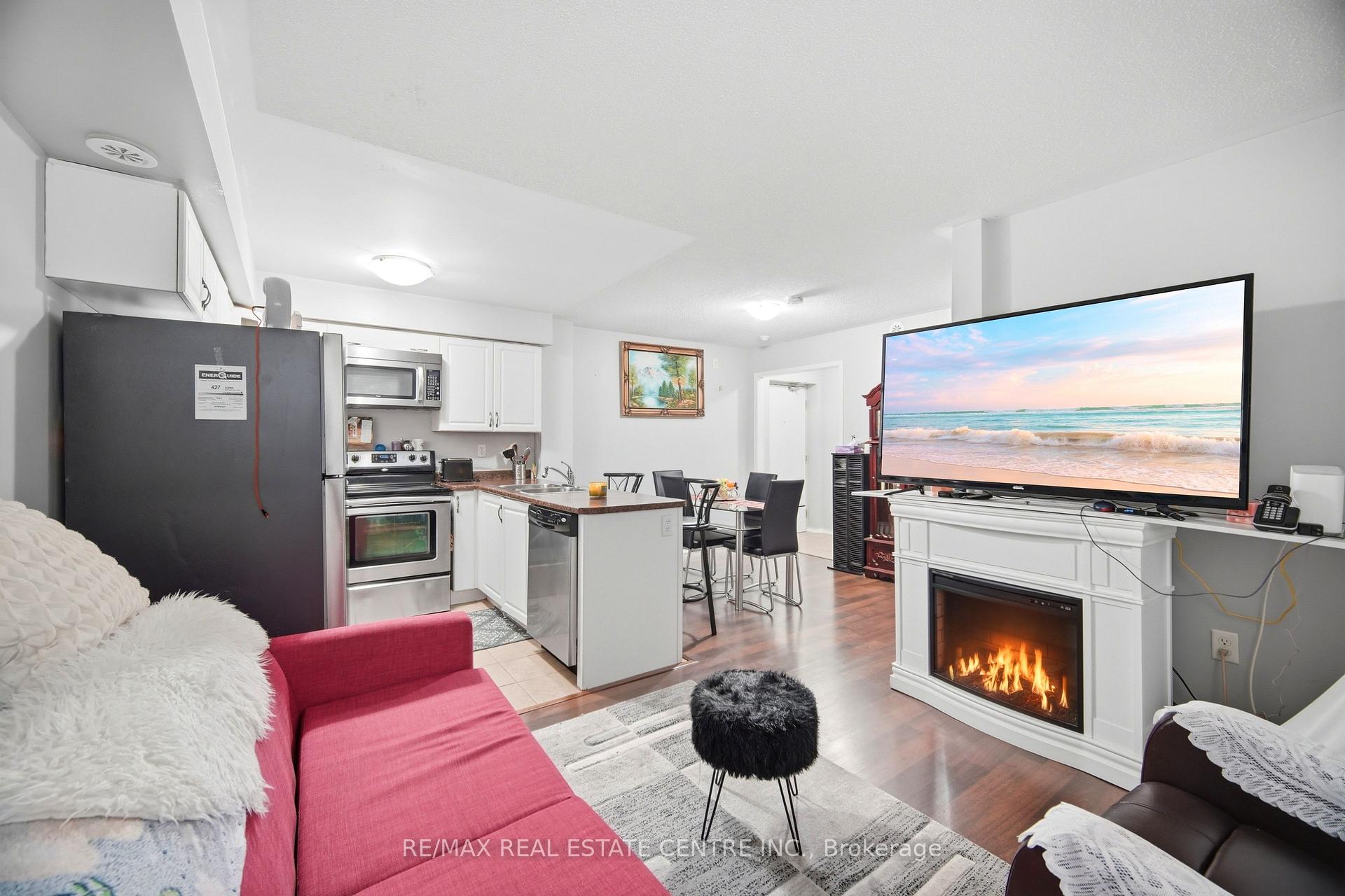 Photo 12 of Unit 2, 153 Isaac Devins Boulevard, North York, Humberlea-Pelmo Park — HOMEH
