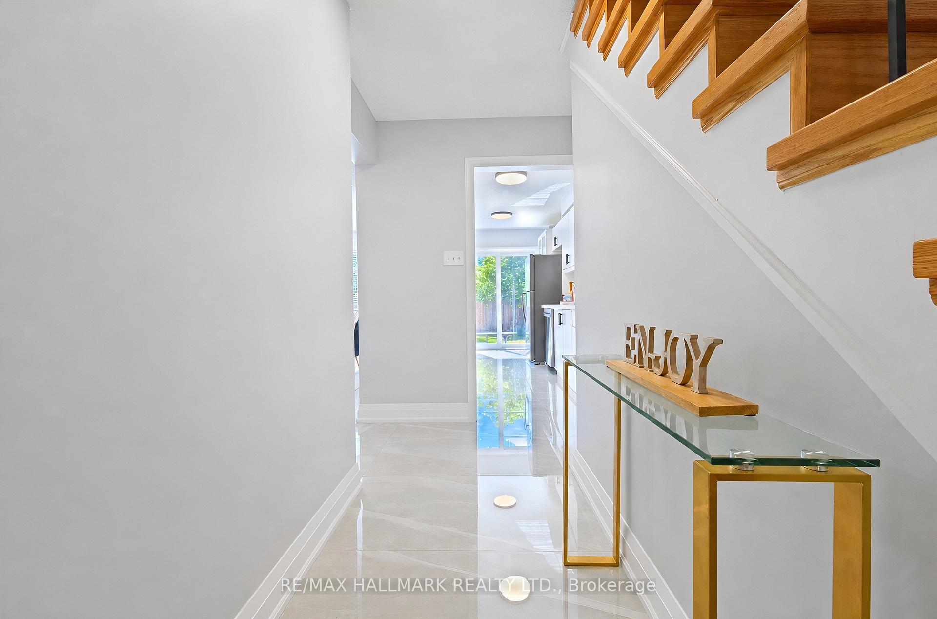Photo 5 of 21 Penguin Lane, Brampton, Sandringham-Wellington — HOMEH