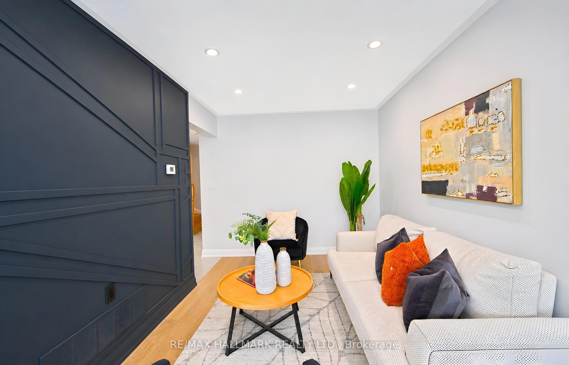 Photo 12 of 21 Penguin Lane, Brampton, Sandringham-Wellington — HOMEH