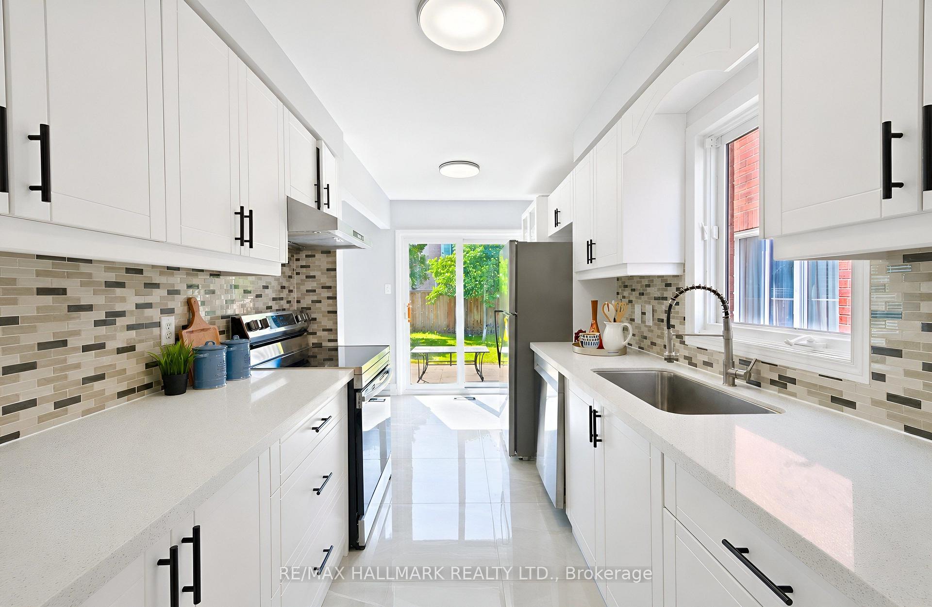 Photo 14 of 21 Penguin Lane, Brampton, Sandringham-Wellington — HOMEH