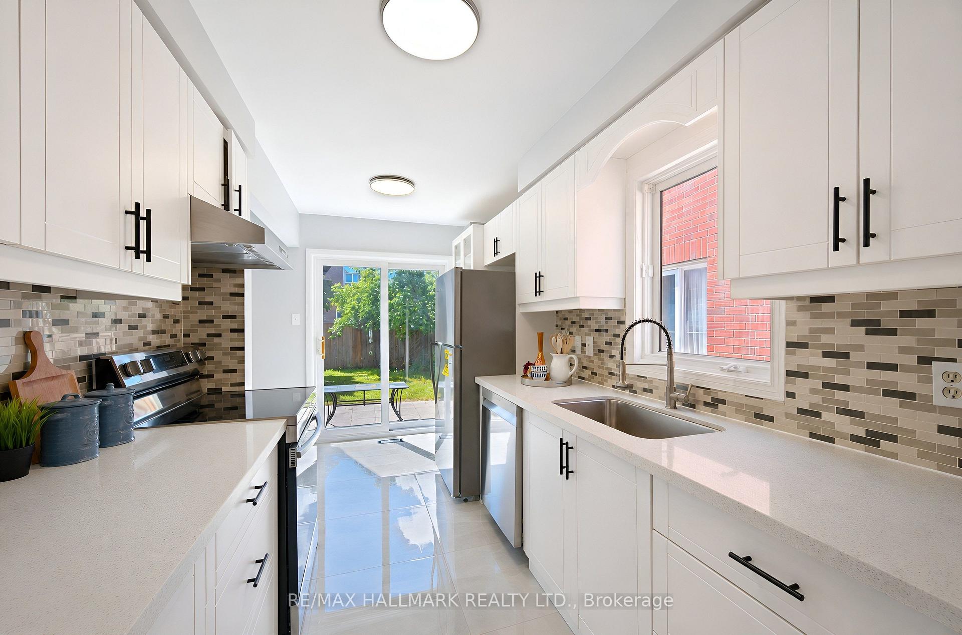 Photo 15 of 21 Penguin Lane, Brampton, Sandringham-Wellington — HOMEH