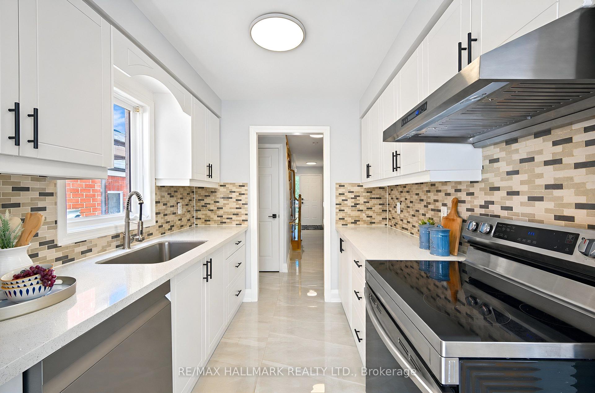 Photo 16 of 21 Penguin Lane, Brampton, Sandringham-Wellington — HOMEH