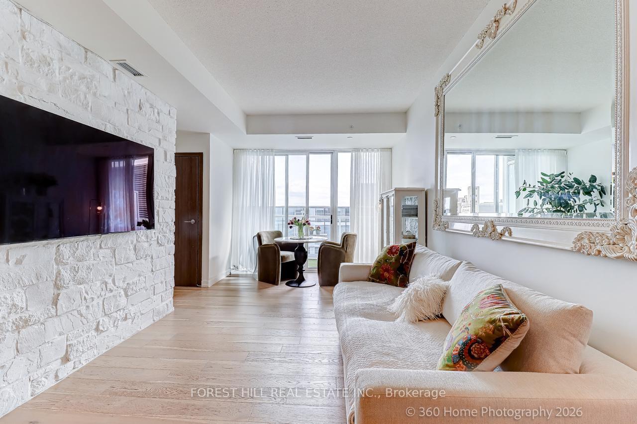 Photo 2 of Unit 1215, 17 Bathurst Street, Toronto, Waterfront Communities — HOMEH