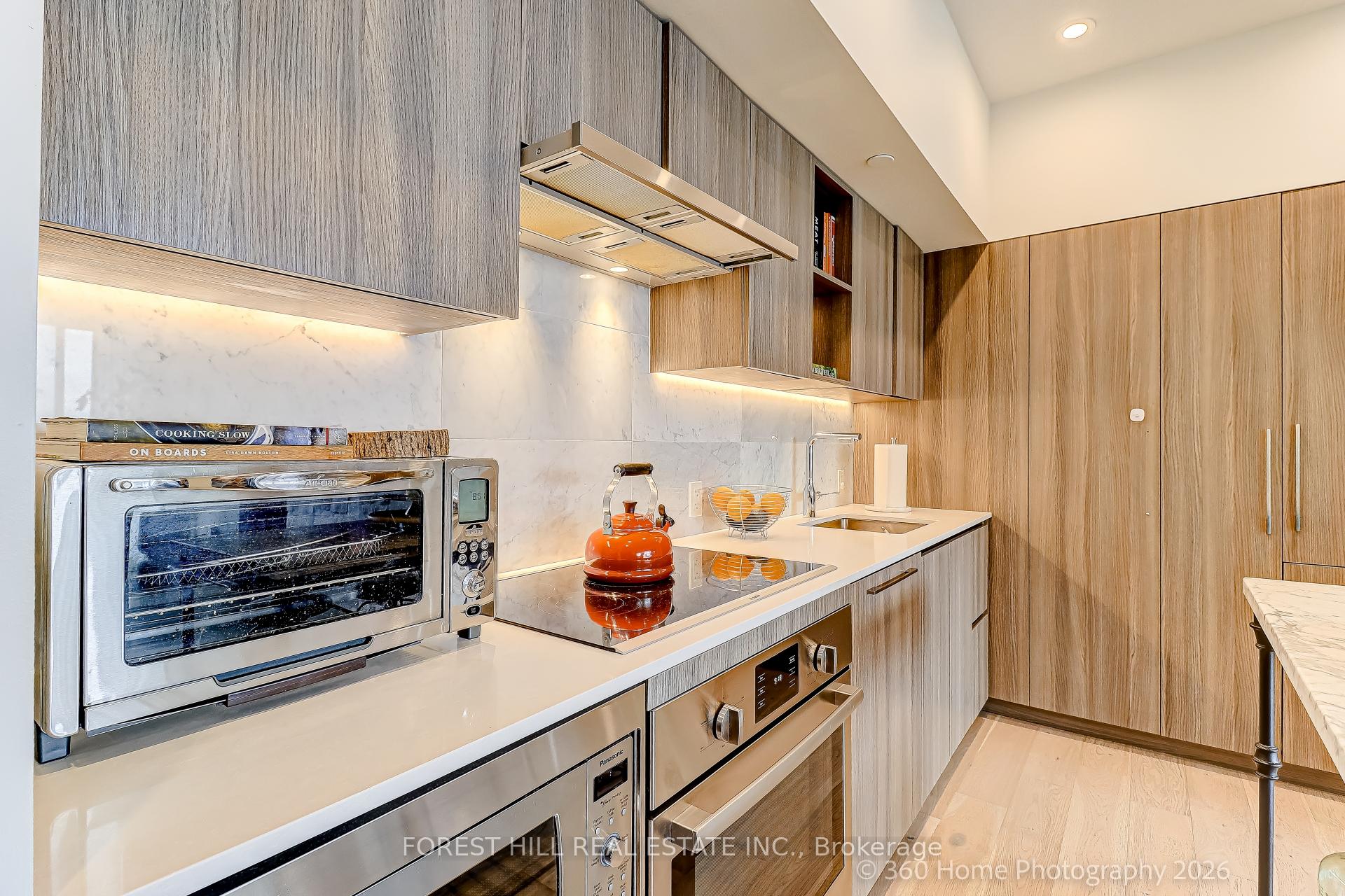 Photo 8 of Unit 1215, 17 Bathurst Street, Toronto, Waterfront Communities — HOMEH