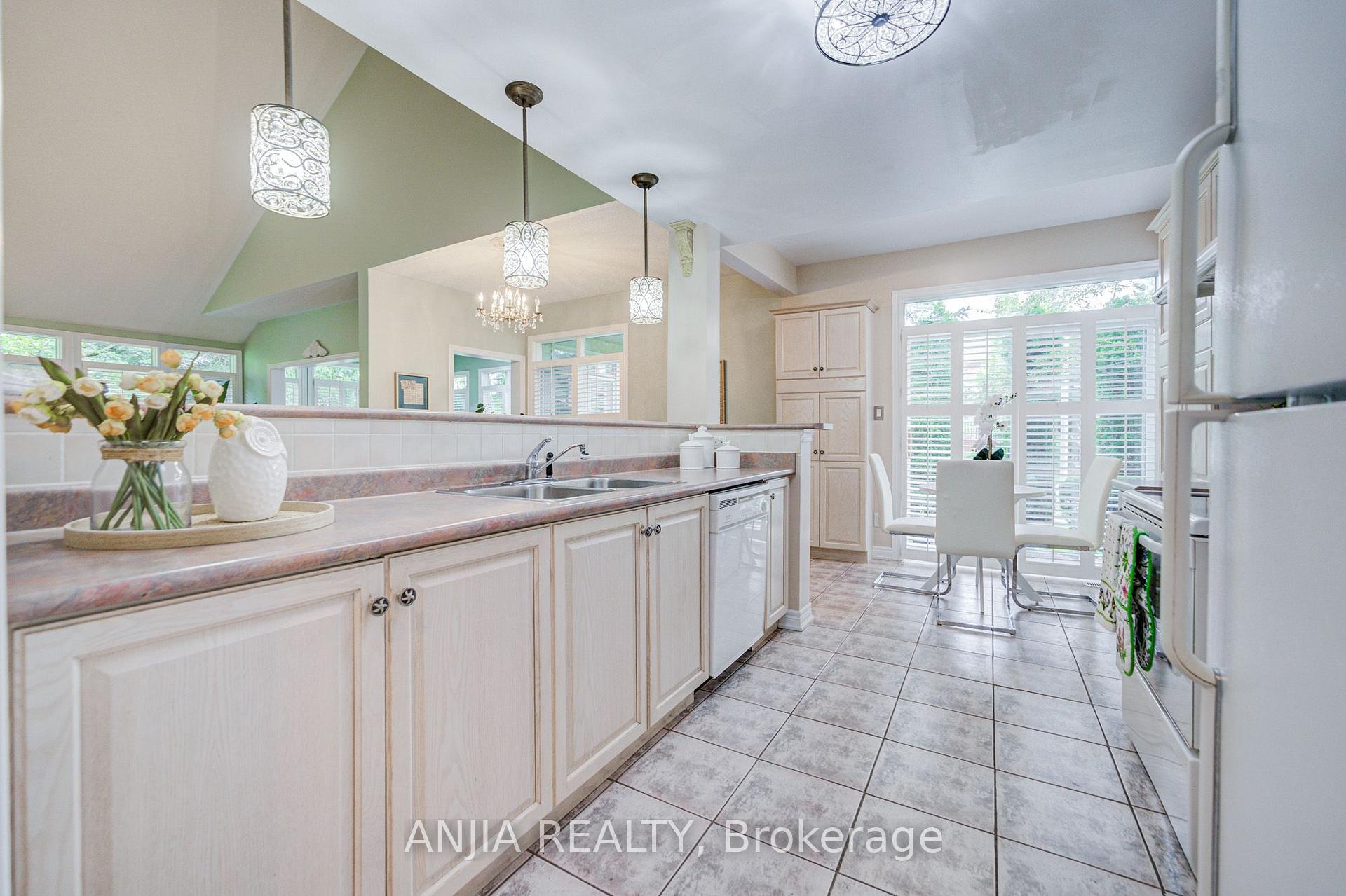 Photo 5 of 52 Augusta Drive Way, Markham, Greensborough — HOMEH