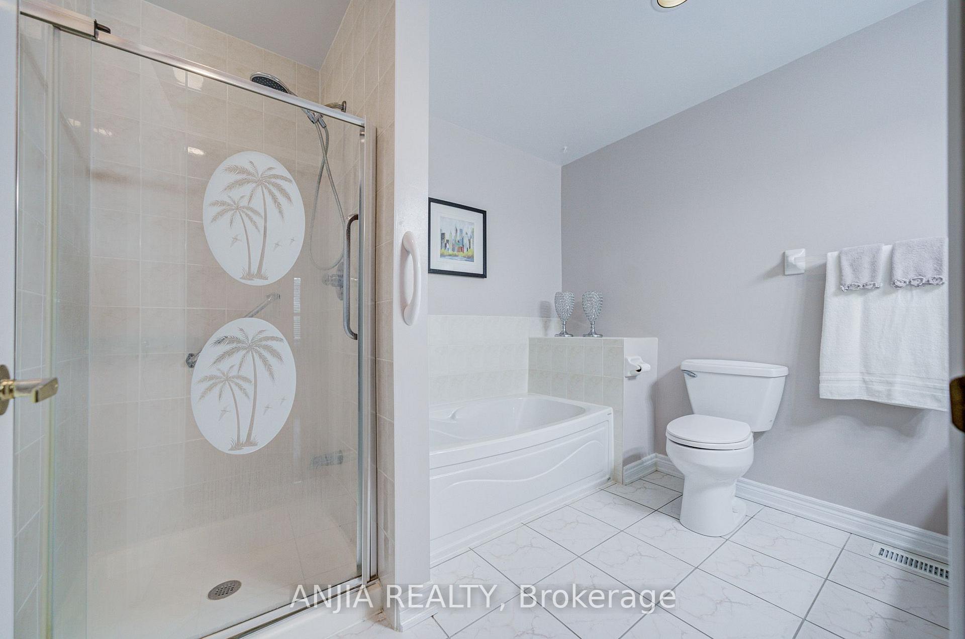 Photo 23 of 52 Augusta Drive Way, Markham, Greensborough — HOMEH
