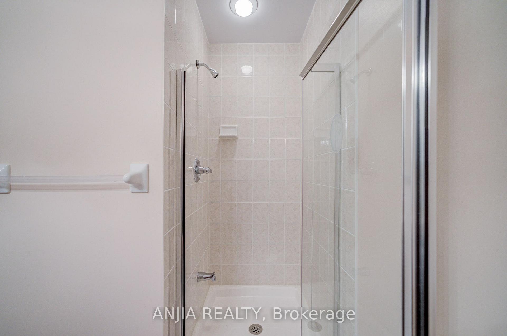 Photo 29 of 52 Augusta Drive Way, Markham, Greensborough — HOMEH