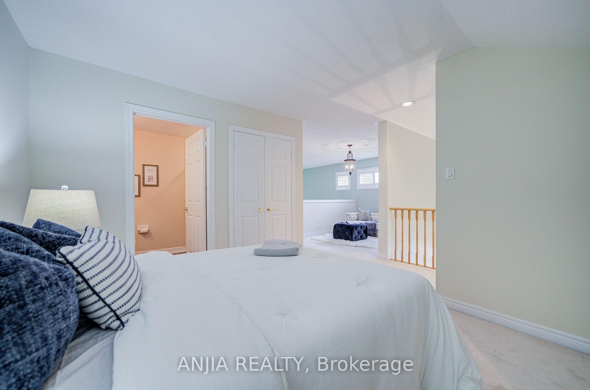 Photo 32 of 52 Augusta Drive Way, Markham, Greensborough — HOMEH