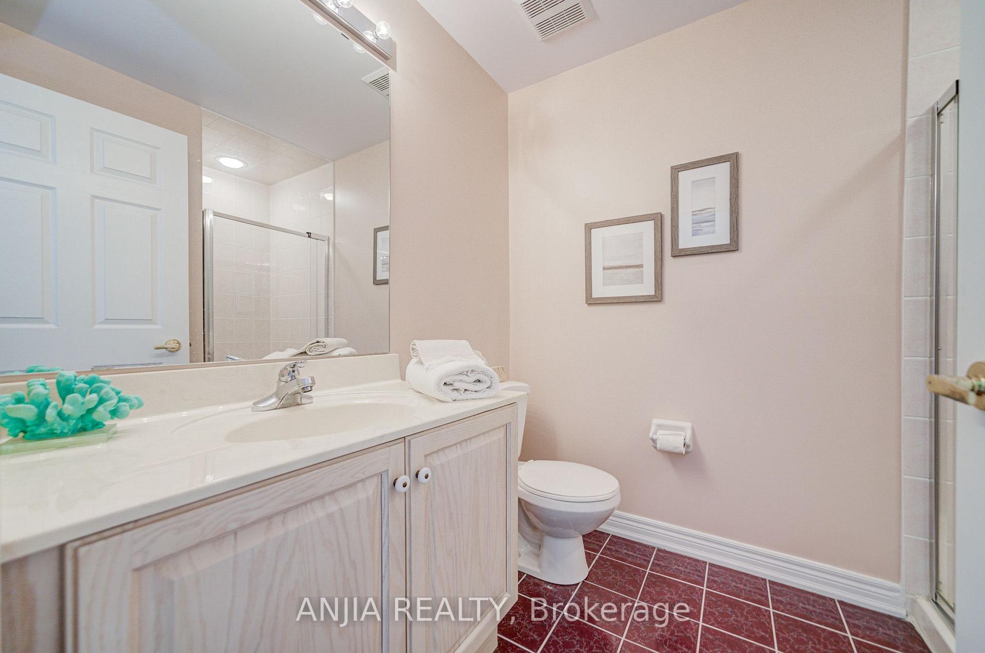 Photo 33 of 52 Augusta Drive Way, Markham, Greensborough — HOMEH