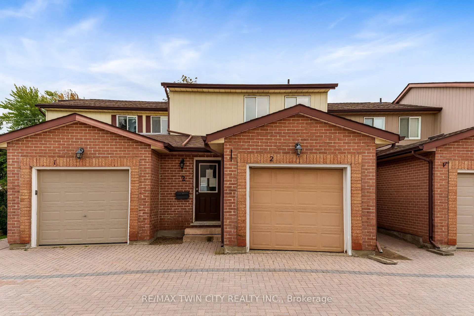 Photo 1 of Unit 2, 25 Valleyview Road, Kitchener, Laurentian Hills — HOMEH