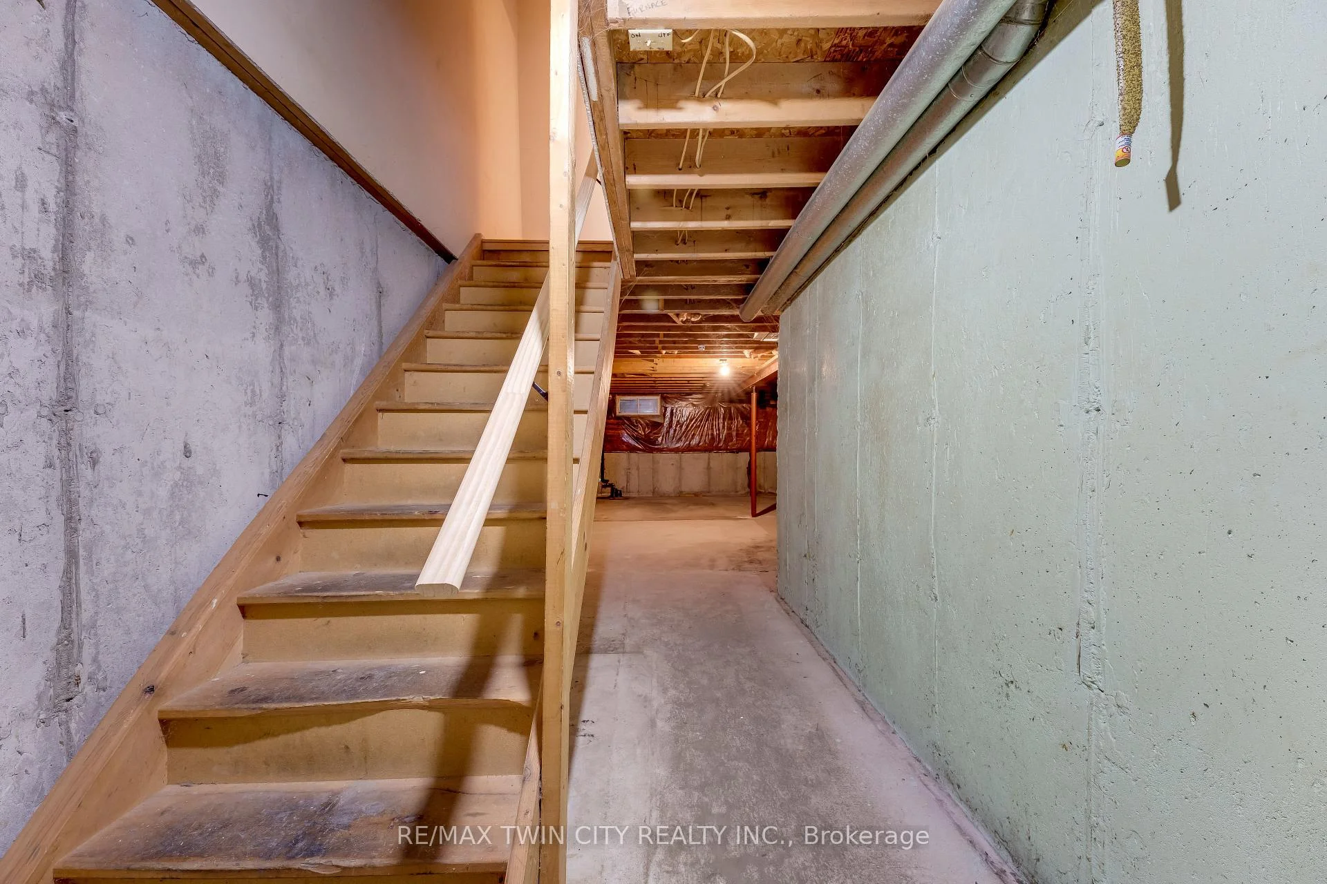 Photo 20 of Unit 2, 25 Valleyview Road, Kitchener, Laurentian Hills — HOMEH