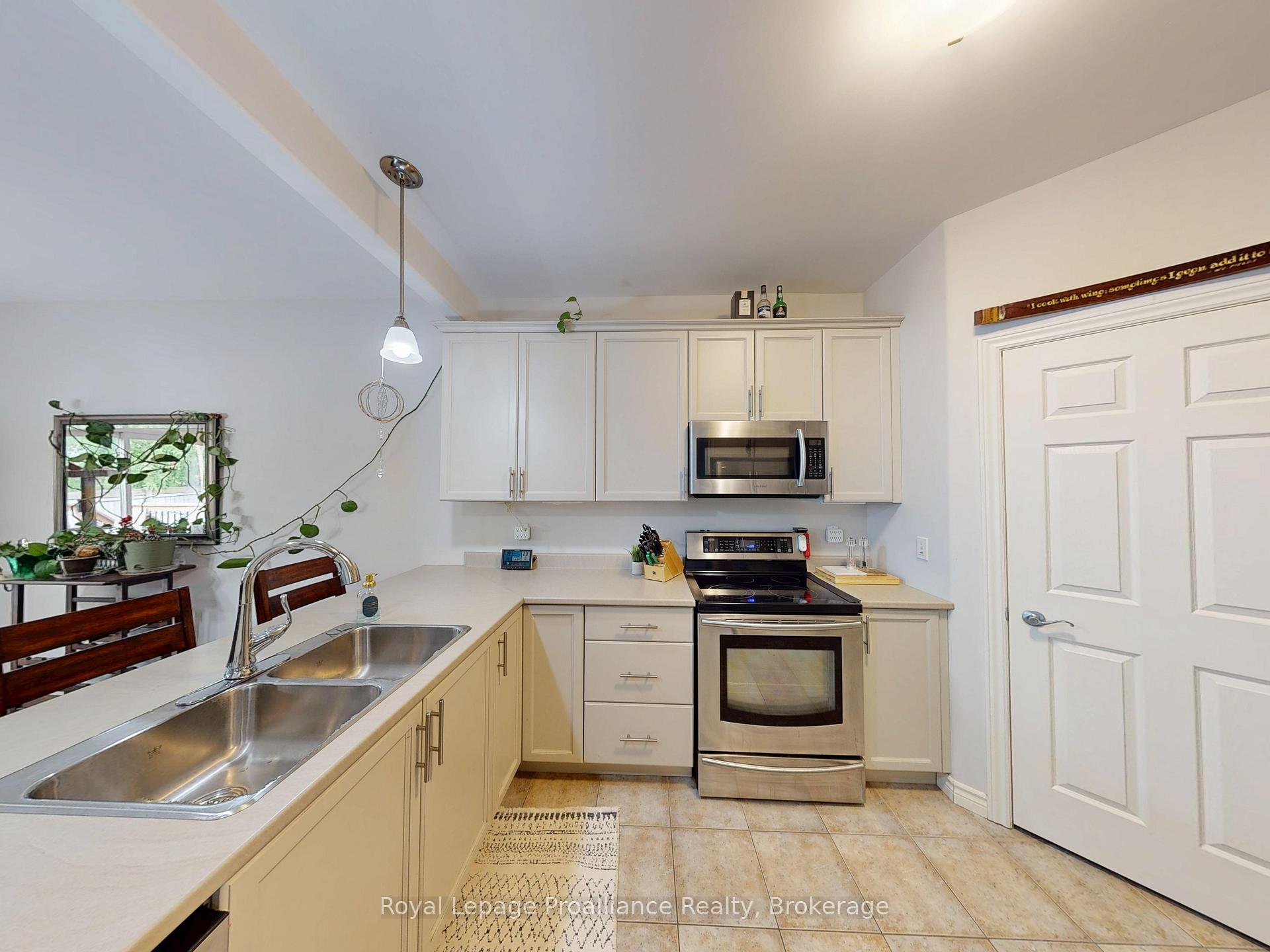Photo 10 of Unit 33, 194 Haig Road, Belleville, Belleville Ward — HOMEH