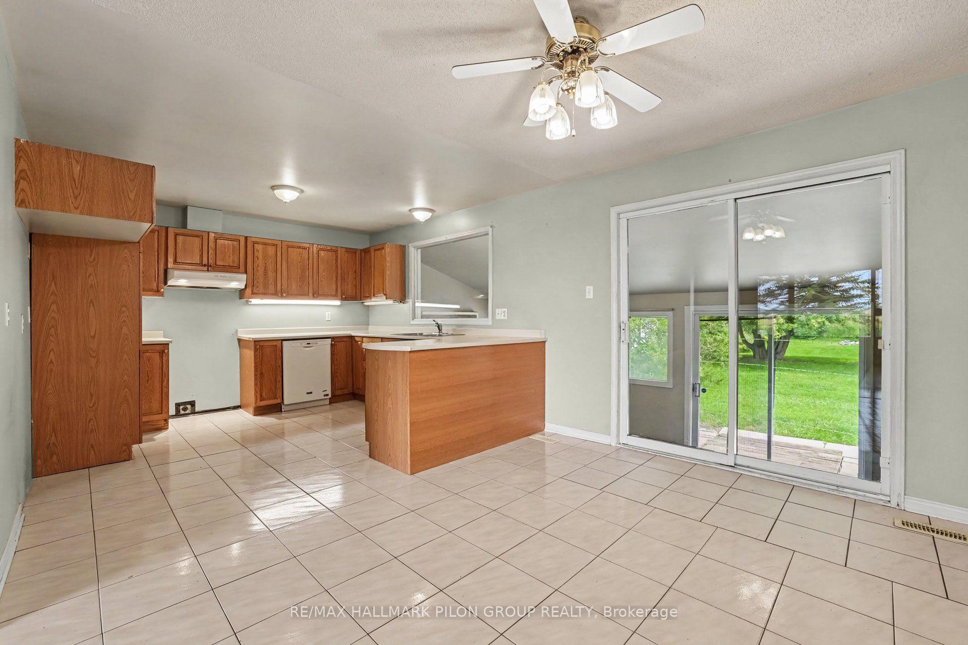 Photo 5 of 4987 Frank Kenny Road, Ottawa, Sarsfield/Bearbrook — HOMEH