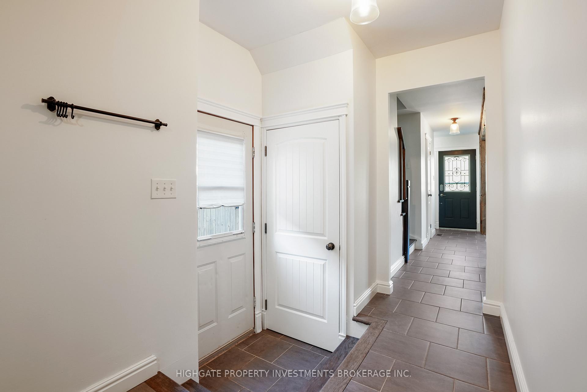 Photo 5 of Unit Upper, 85 Daphne Crescent, Barrie, Cundles East — HOMEH