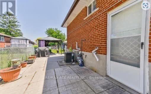 Photo 2 of Unit Bsmt, 127 Poplar Road, Scarborough, West Hill — HOMEH