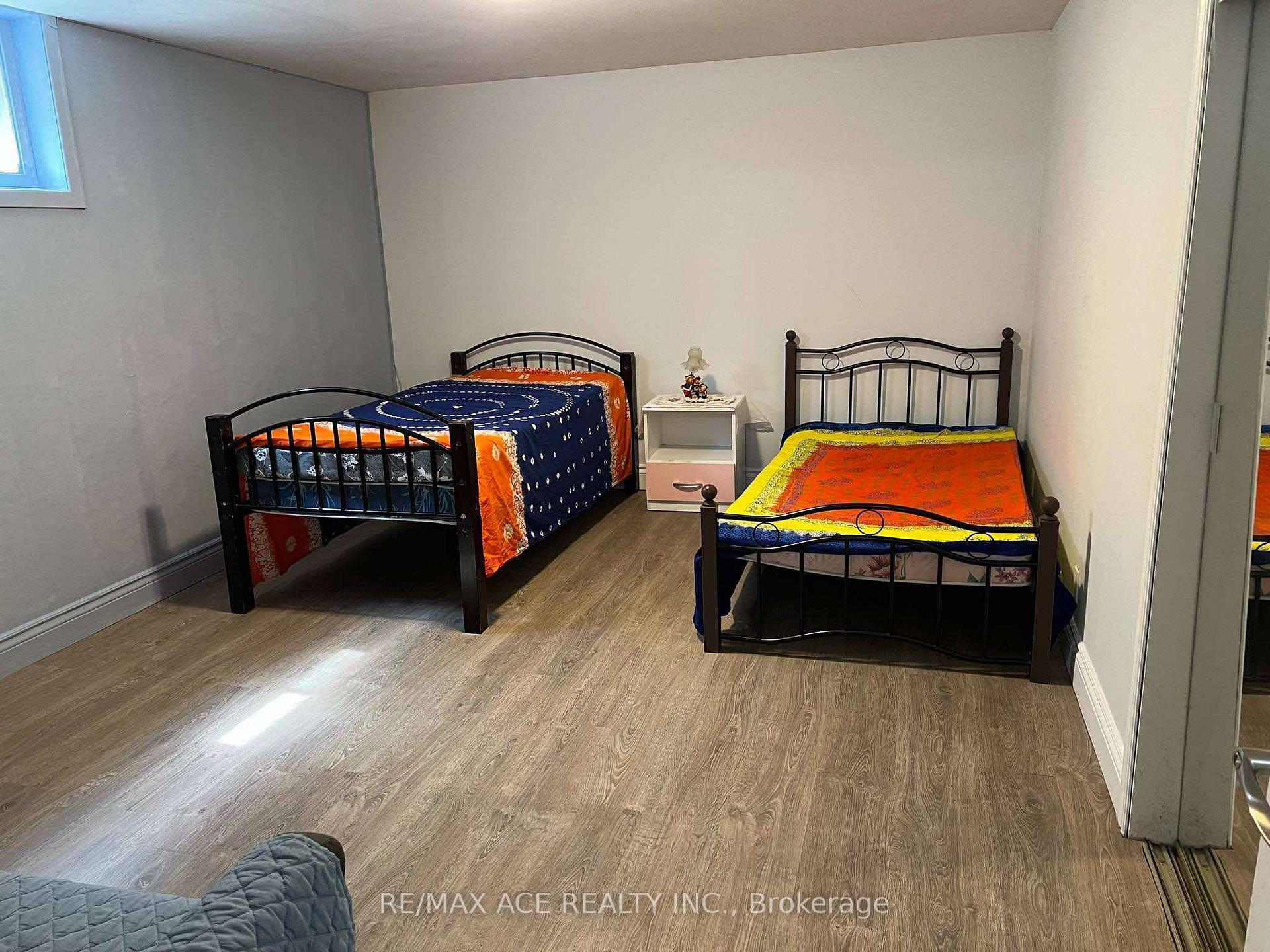 Photo 7 of Unit Bsmt, 127 Poplar Road, Scarborough, West Hill — HOMEH