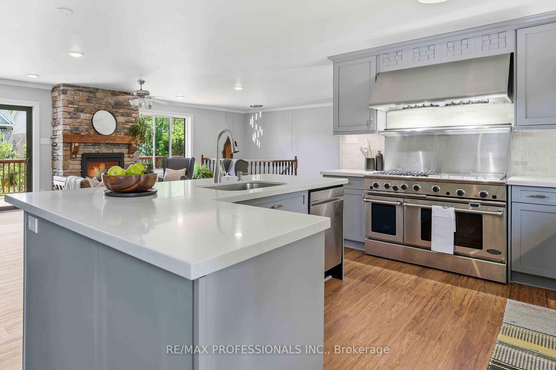 Photo 10 of 101 Maple Avenue, Georgina, Sutton & Jackson's Point — HOMEH