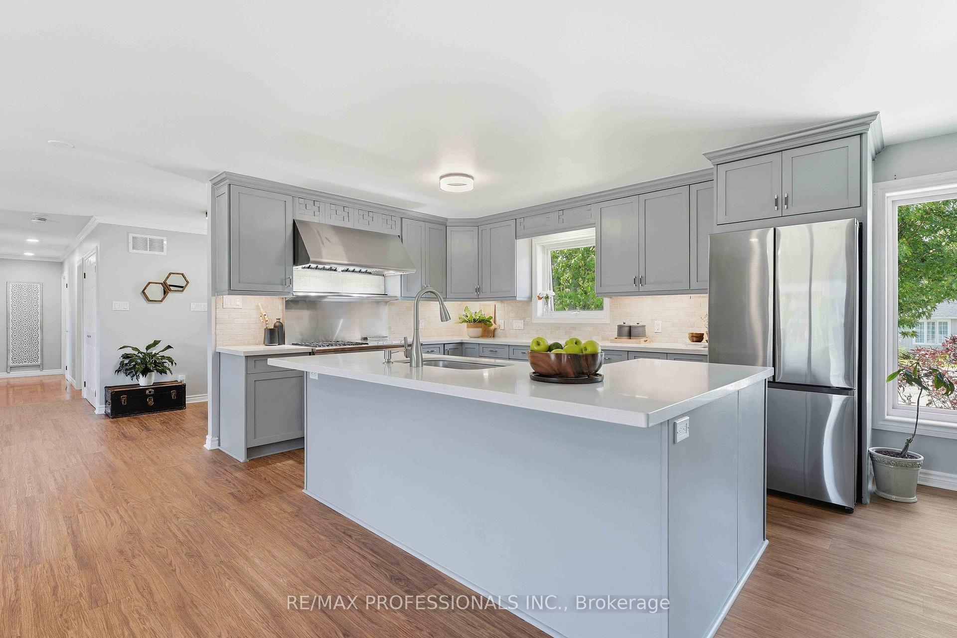 Photo 11 of 101 Maple Avenue, Georgina, Sutton & Jackson's Point — HOMEH