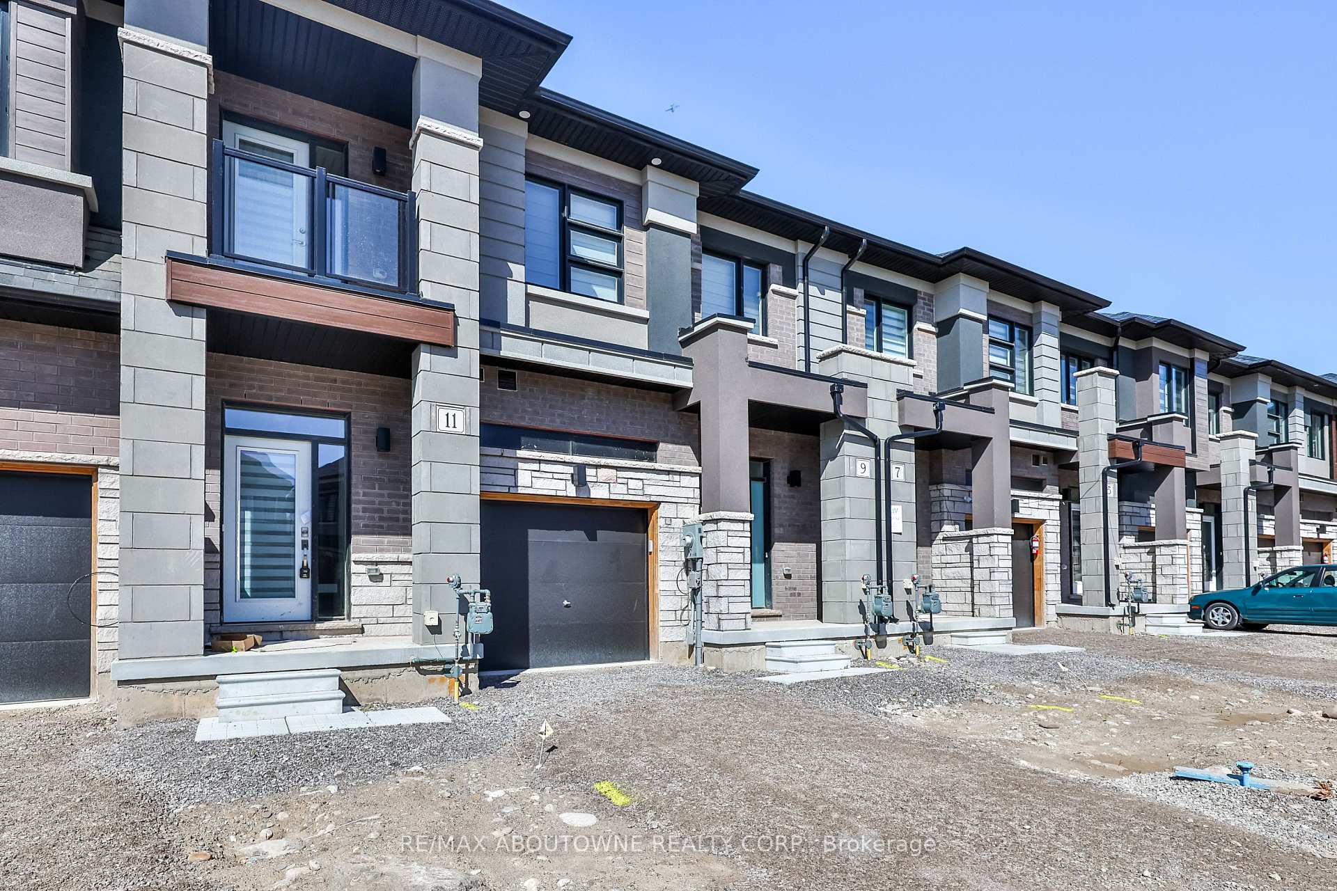 Photo 1 of 9 Wakeling Drive, Brantford, Northwest Industrial — HOMEH