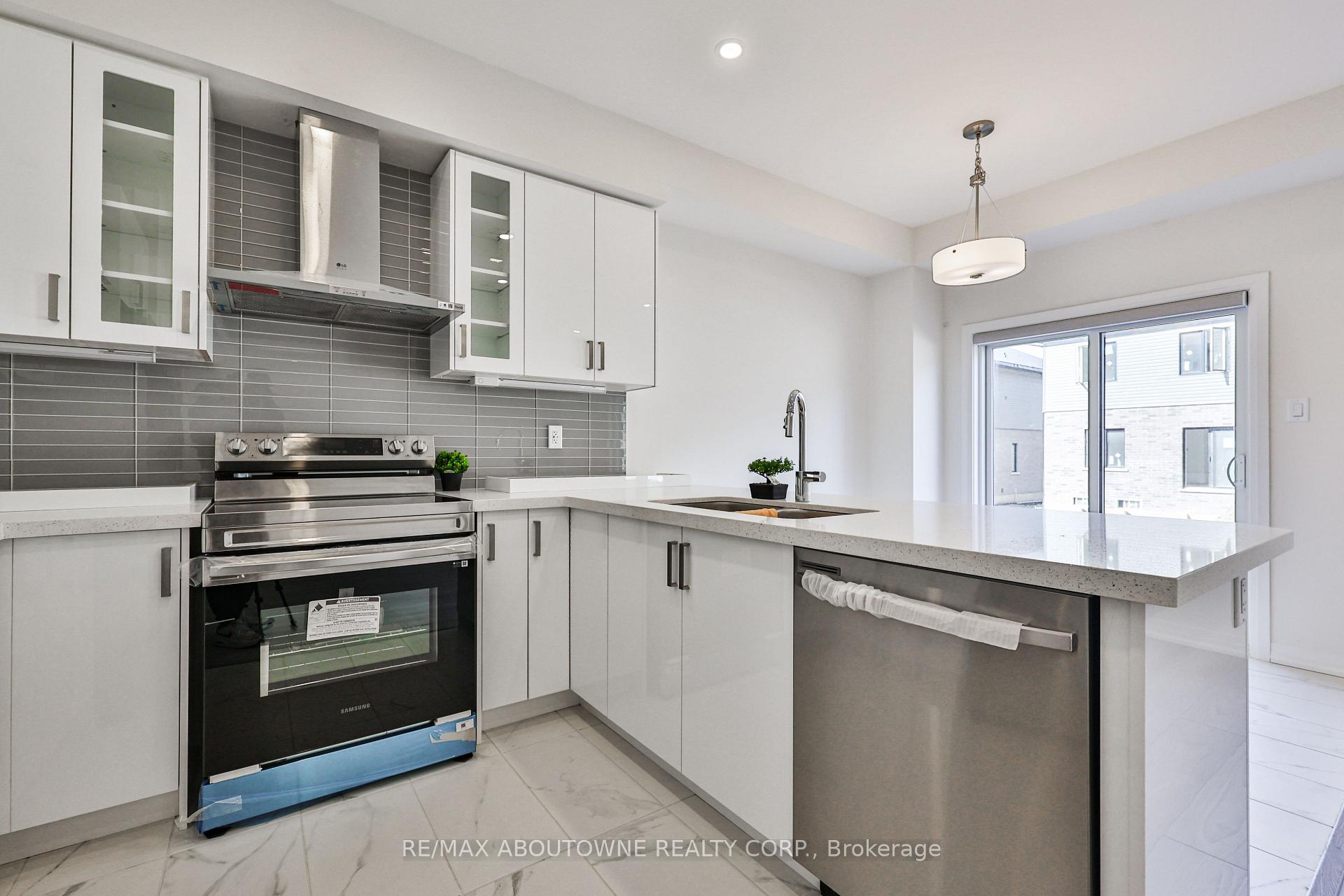 Photo 16 of 9 Wakeling Drive, Brantford, Northwest Industrial — HOMEH