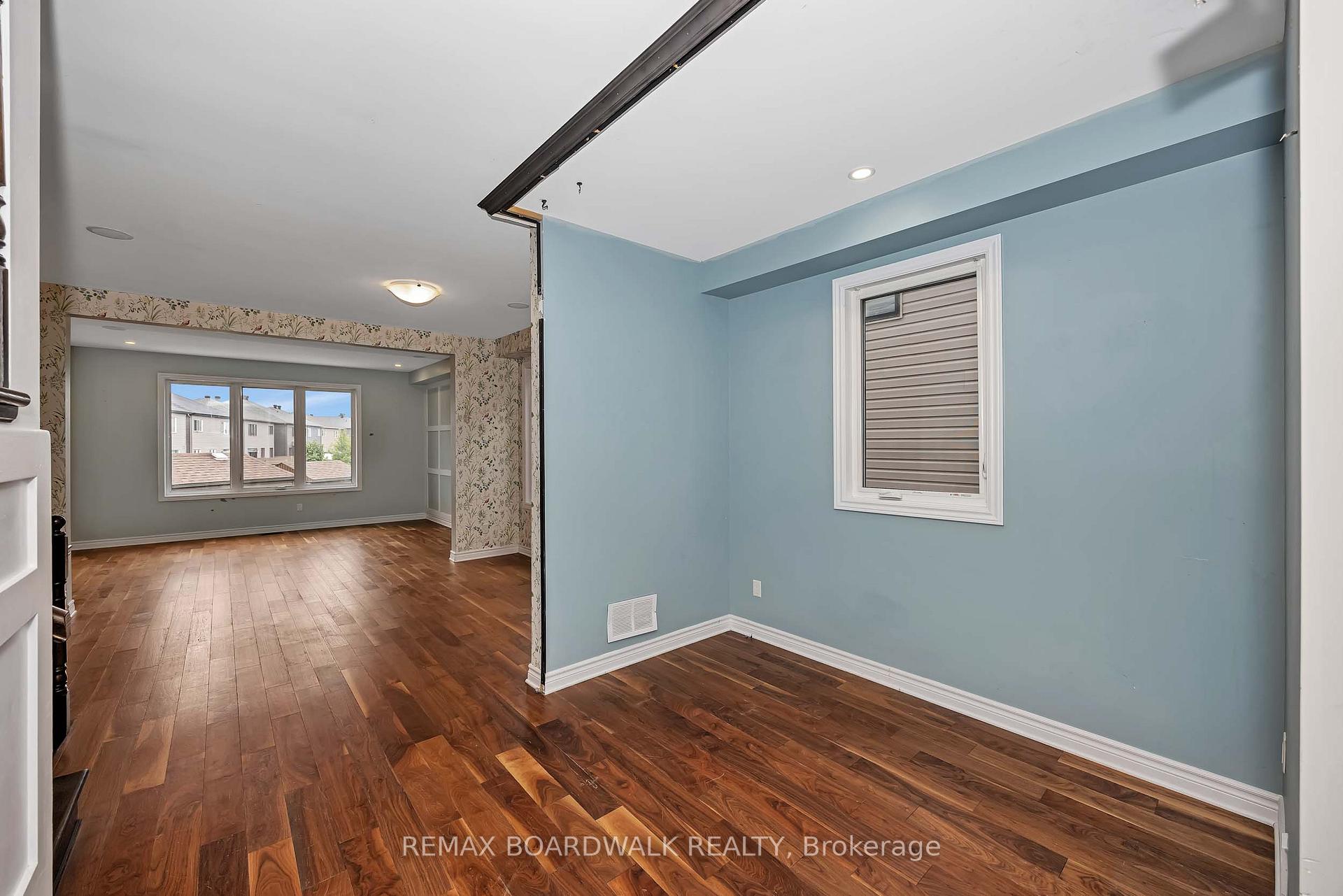 Photo 10 of 648 Decoeur Drive, Ottawa, Avalon West — HOMEH