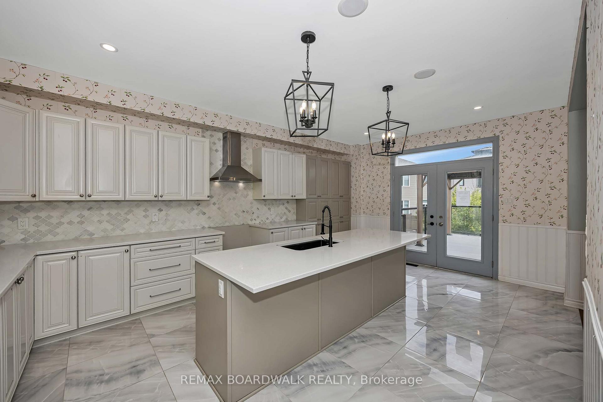 Photo 19 of 648 Decoeur Drive, Ottawa, Avalon West — HOMEH