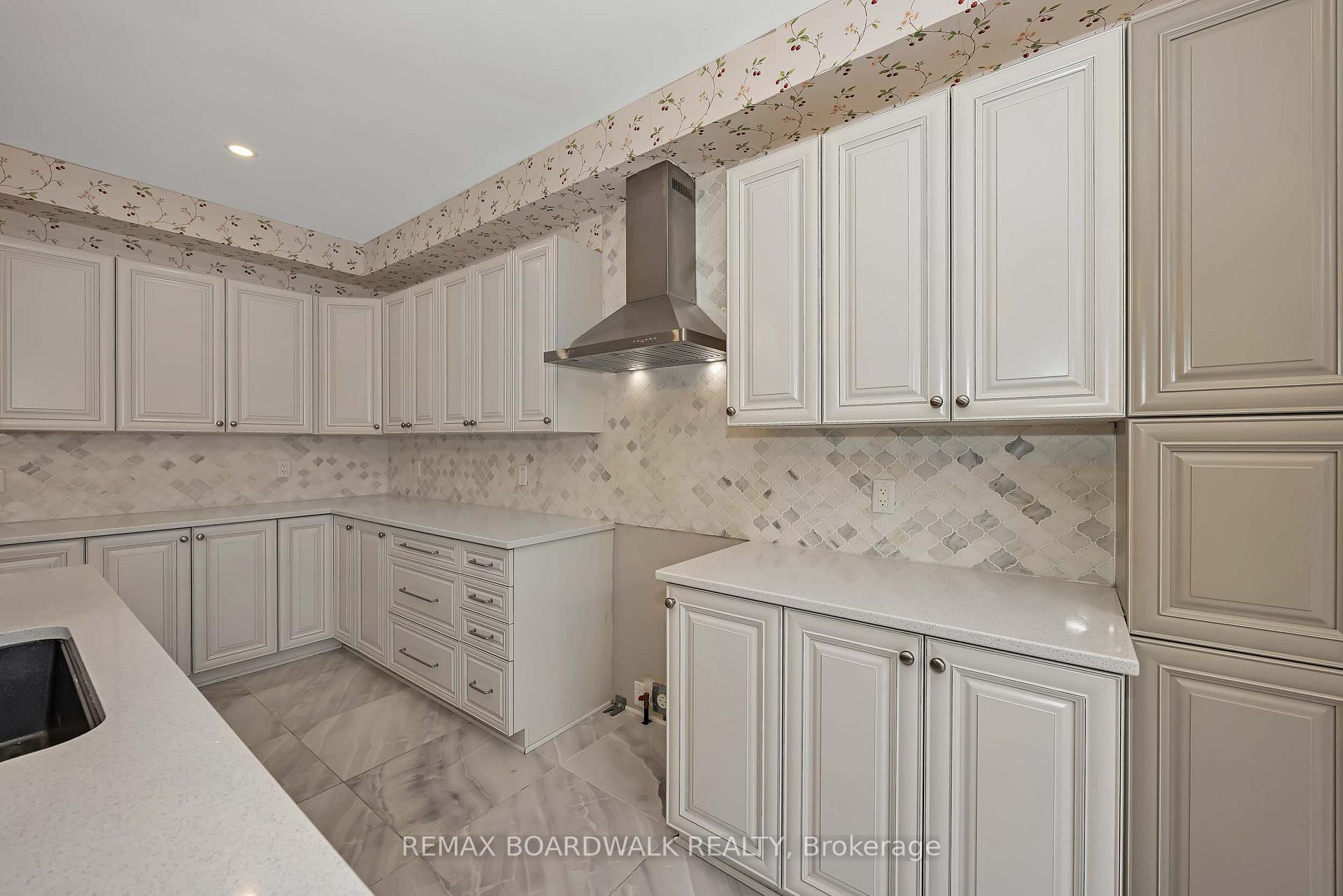 Photo 22 of 648 Decoeur Drive, Ottawa, Avalon West — HOMEH