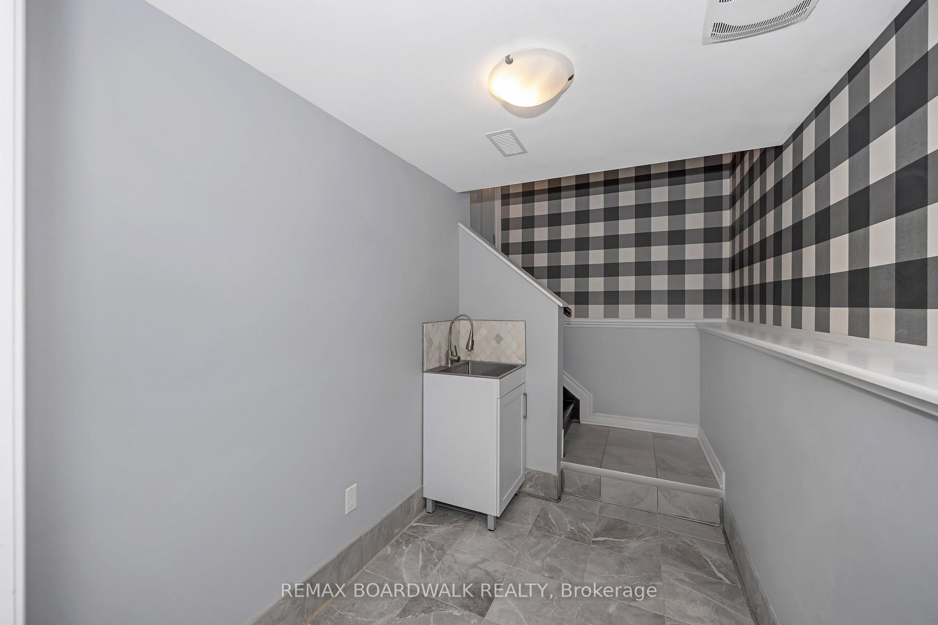 Photo 43 of 648 Decoeur Drive, Ottawa, Avalon West — HOMEH
