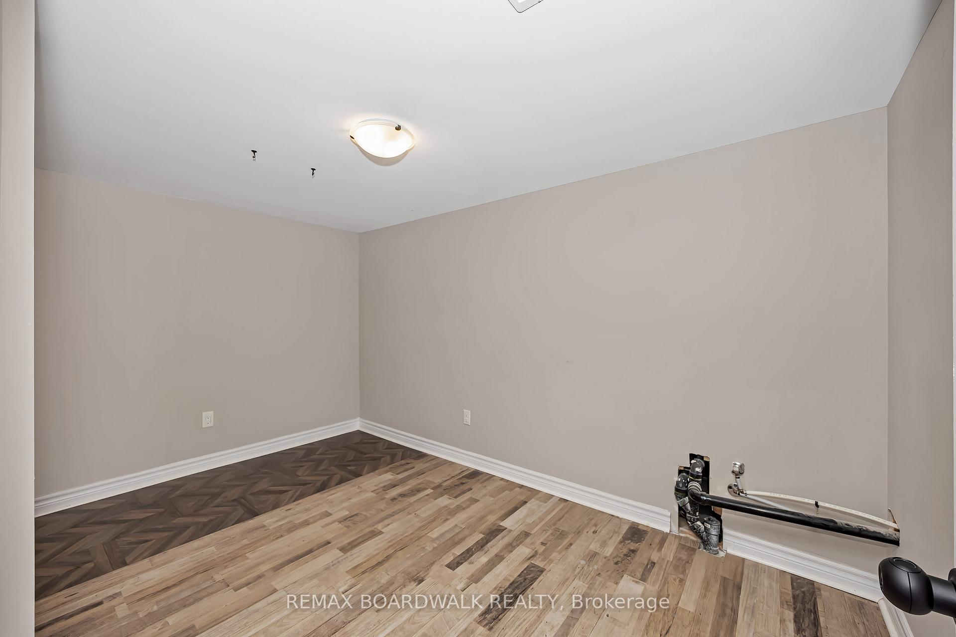Photo 49 of 648 Decoeur Drive, Ottawa, Avalon West — HOMEH