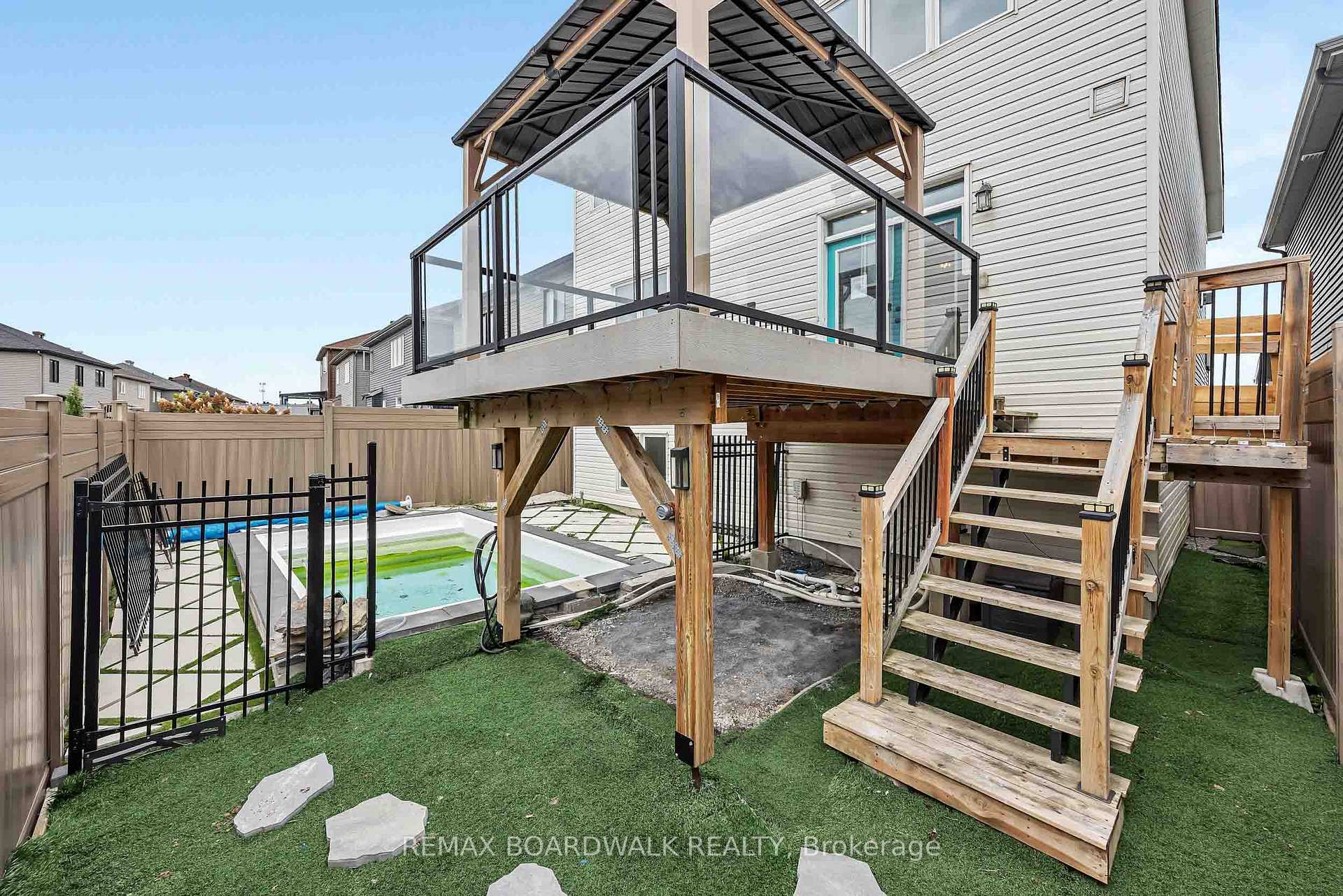 Photo 52 of 648 Decoeur Drive, Ottawa, Avalon West — HOMEH