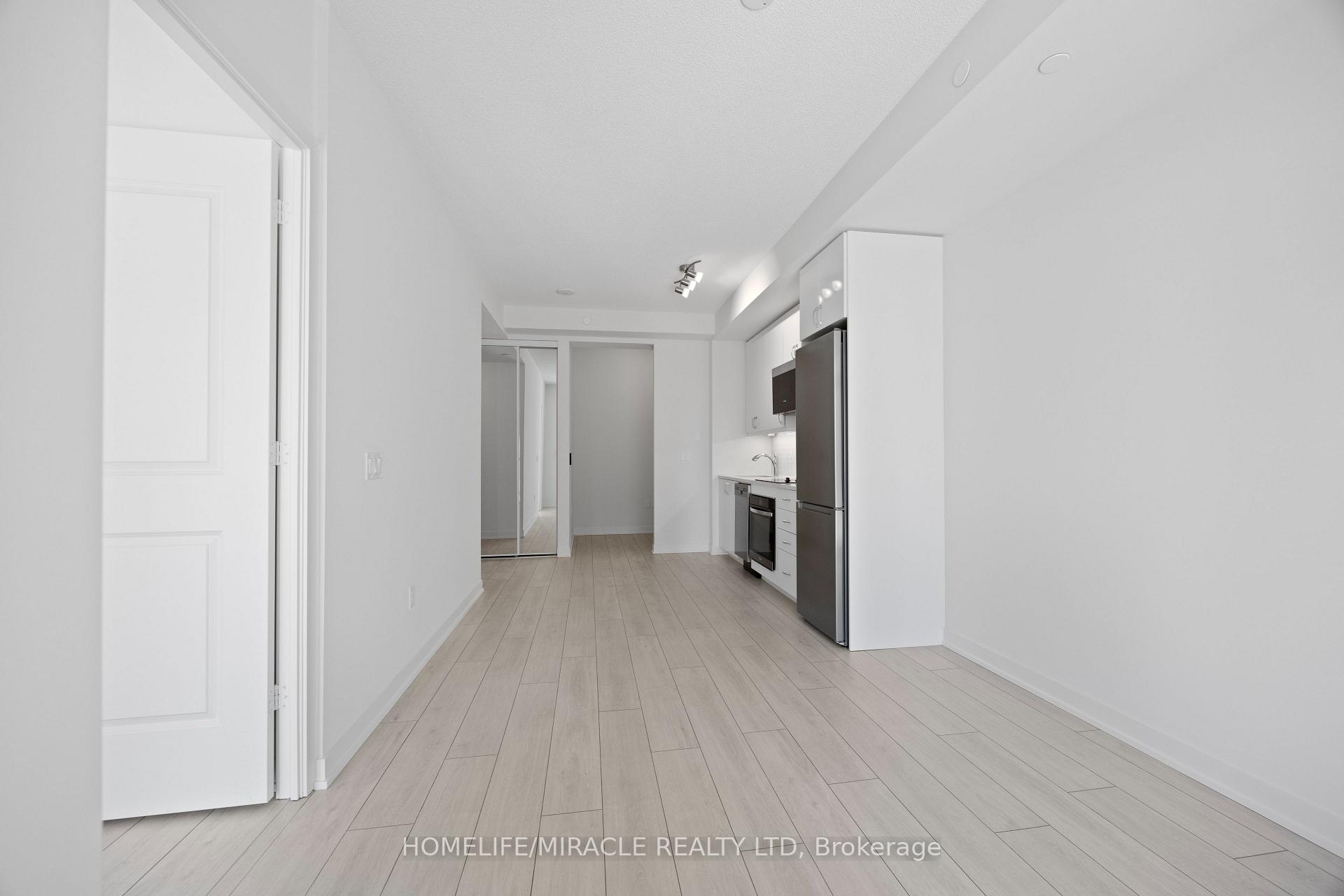 Photo 6 of Unit 607, 38 Annie Craig Drive, Etobicoke, Mimico — HOMEH