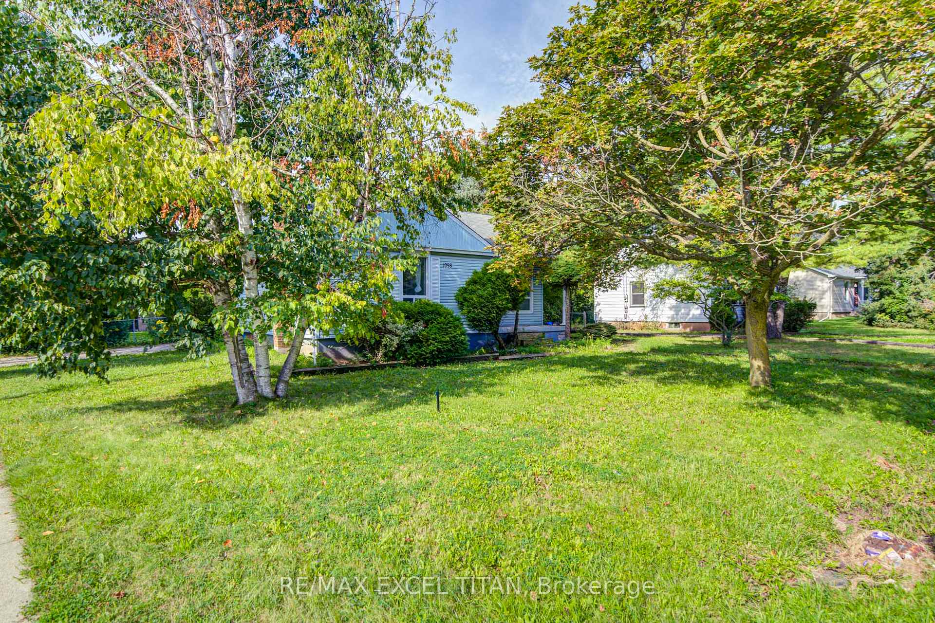 Photo 6 of 1098 Kent Avenue, Oakville, College Park — HOMEH