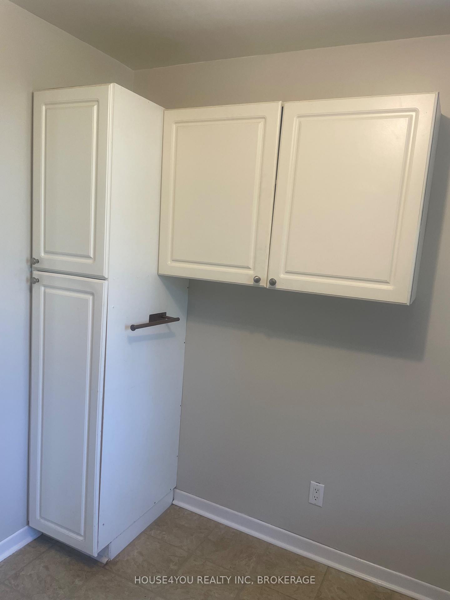 Photo 12 of 251 St Augustine Drive, St. Catharines, Secord Woods — HOMEH