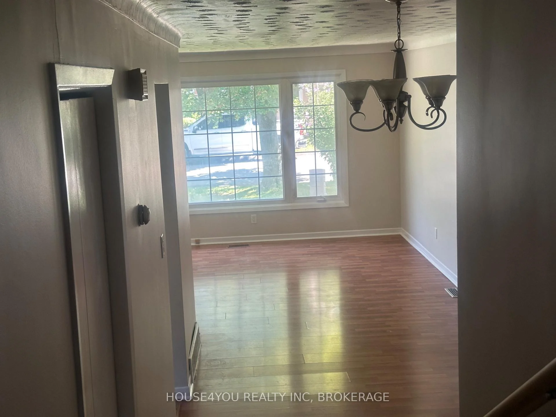 Photo 7 of 251 St Augustine Drive, St. Catharines, Secord Woods — HOMEH