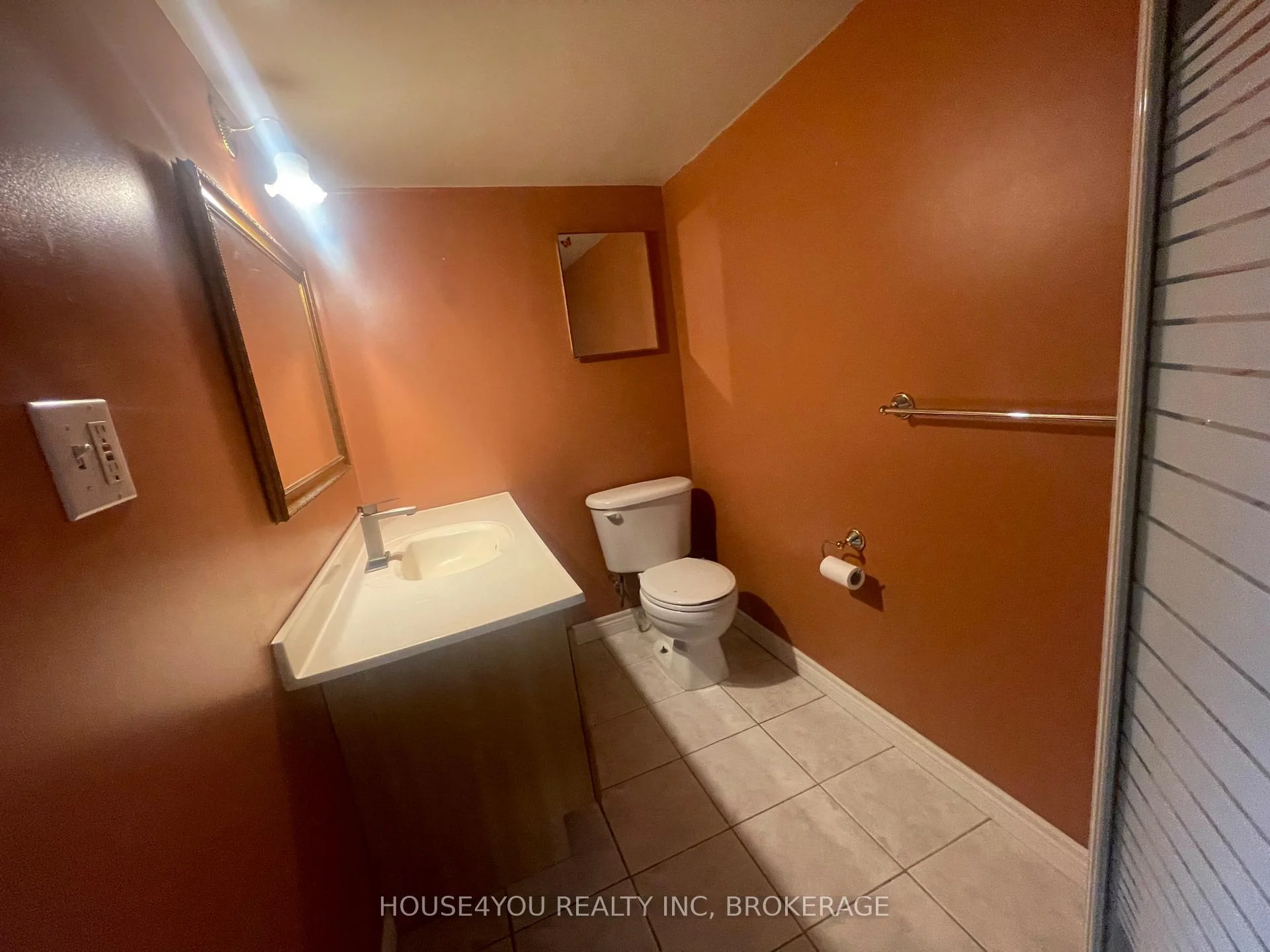 Photo 35 of 251 St Augustine Drive, St. Catharines, Secord Woods — HOMEH